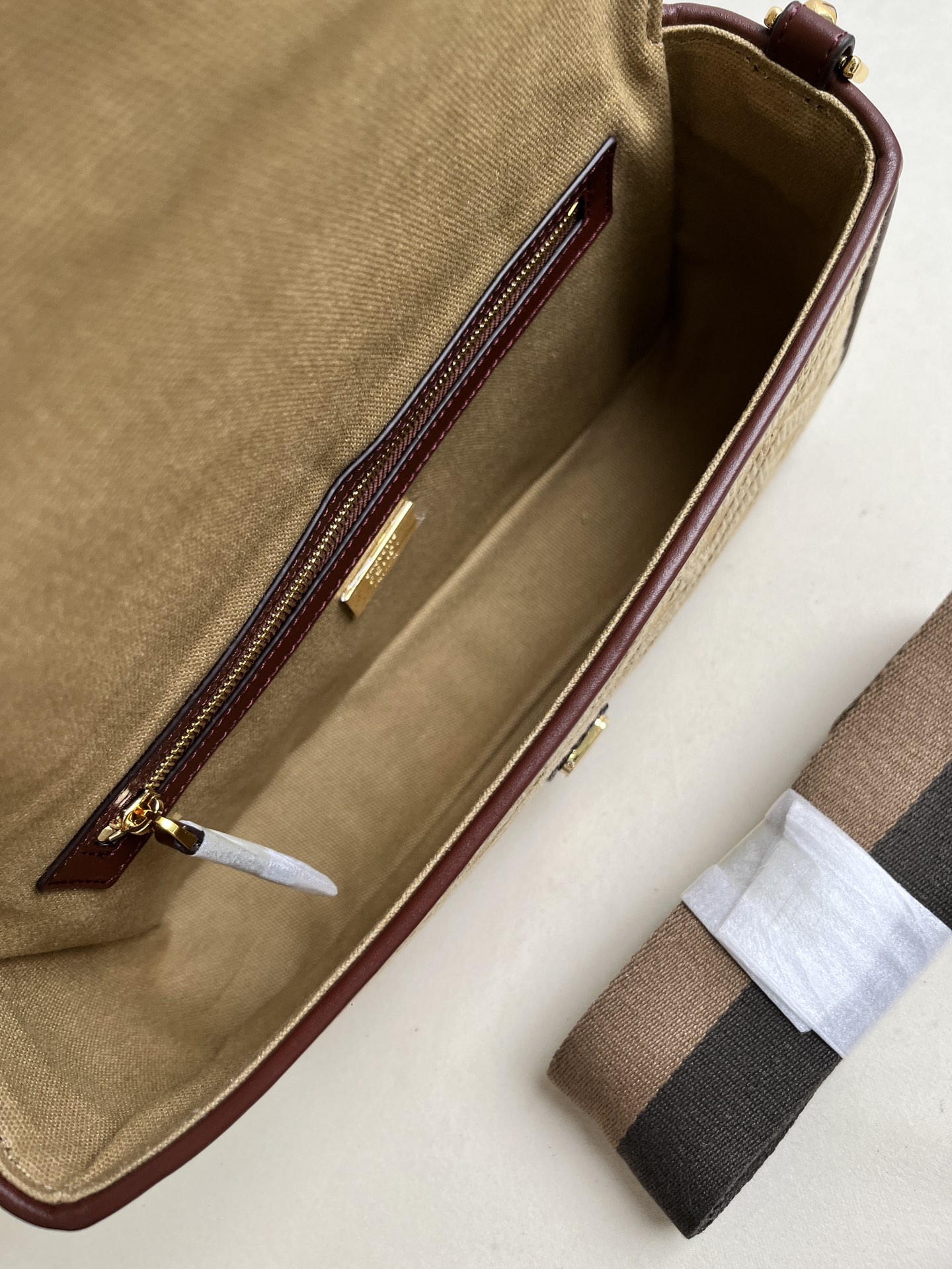 handbags FENDI 0159 size:26*5*15cm - vstockx