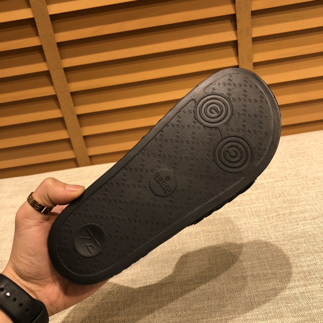 Gucci Slippers 16 - vstockx