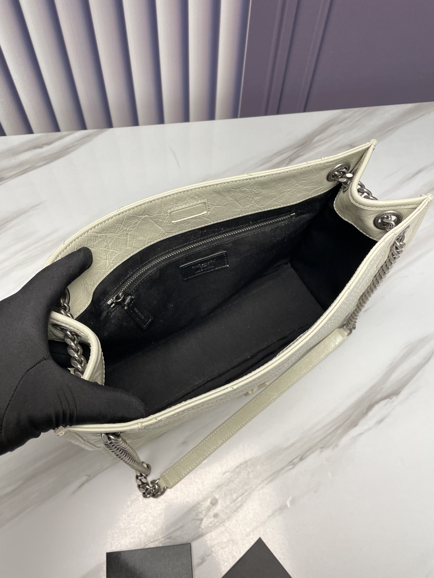 Handbags SAINT LAURENT 577999 size 33x27x11.5 cm - vstockx