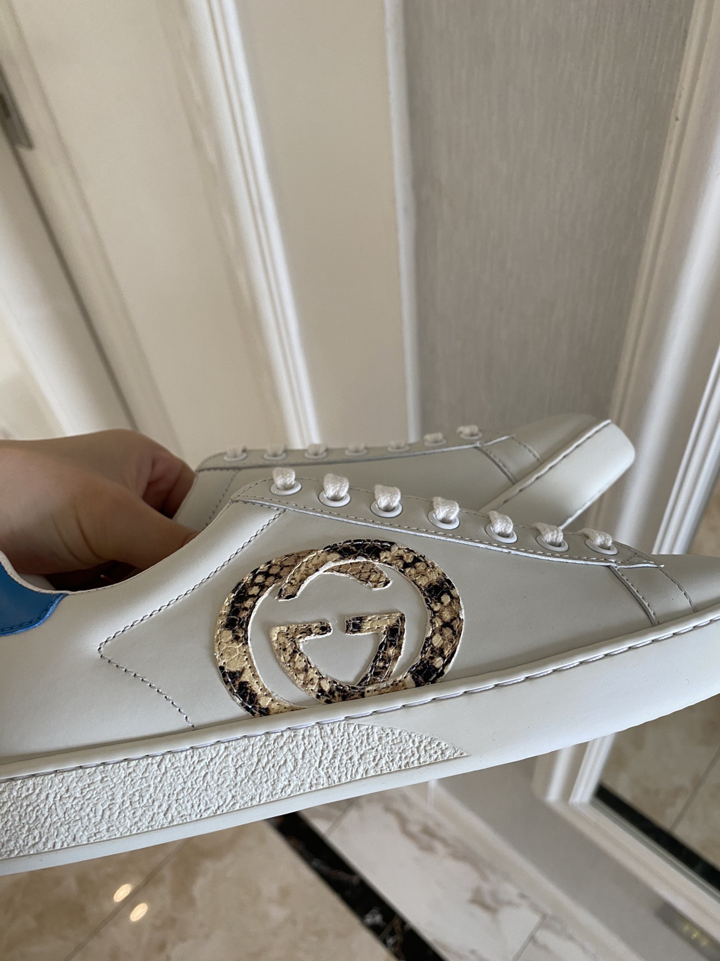 Gucci Women's Ace sneaker with bee sneaker 4 - vstockx