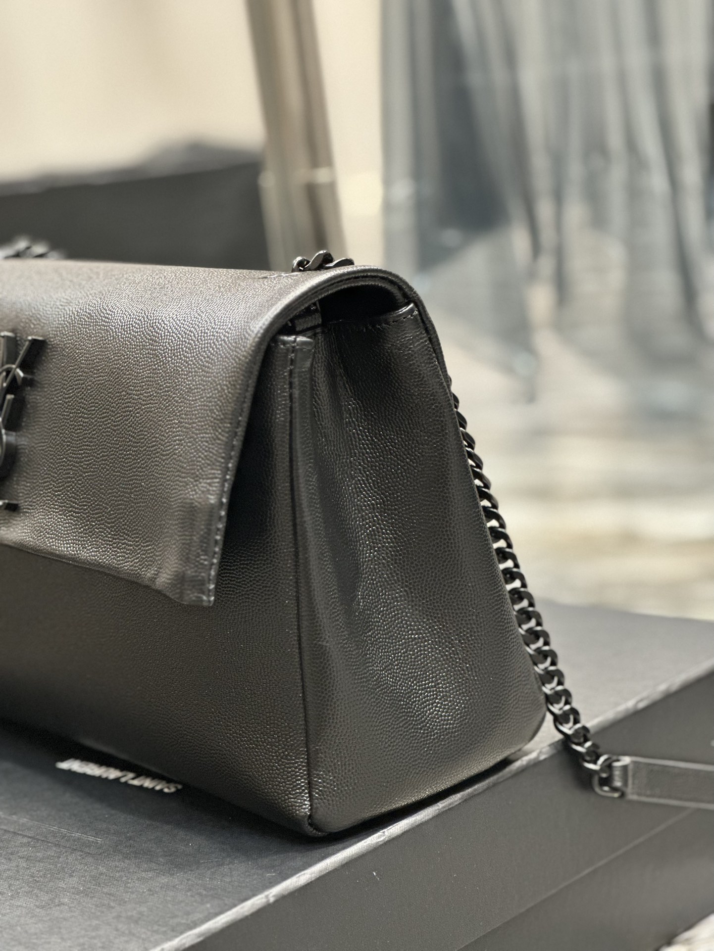 Handbags SAINT LAURENT 738819 size 28  18  11 cm - vstockx