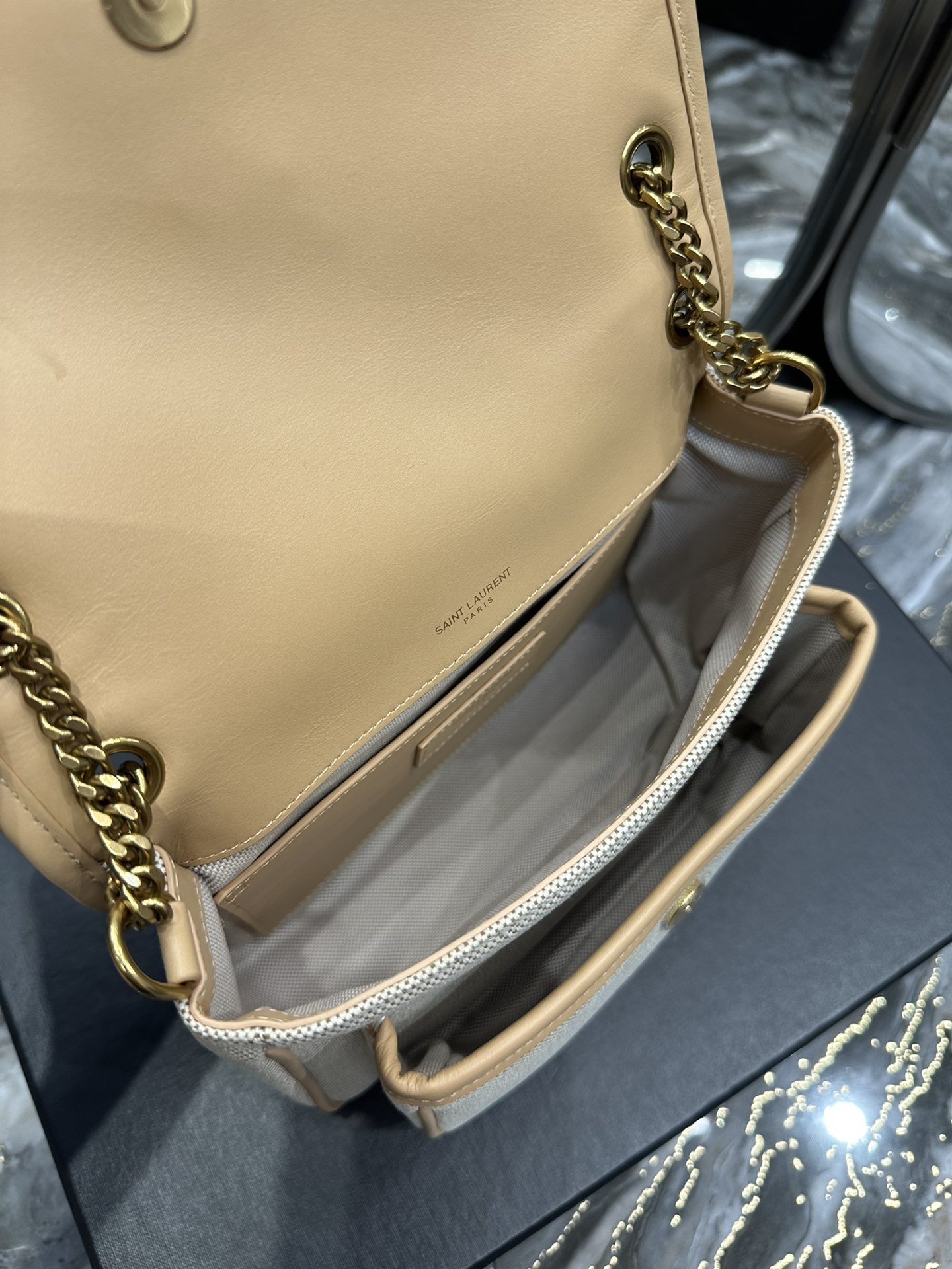 Handbags SAINT LAURENT 533037 size 22x16.5x7.5 cm - vstockx