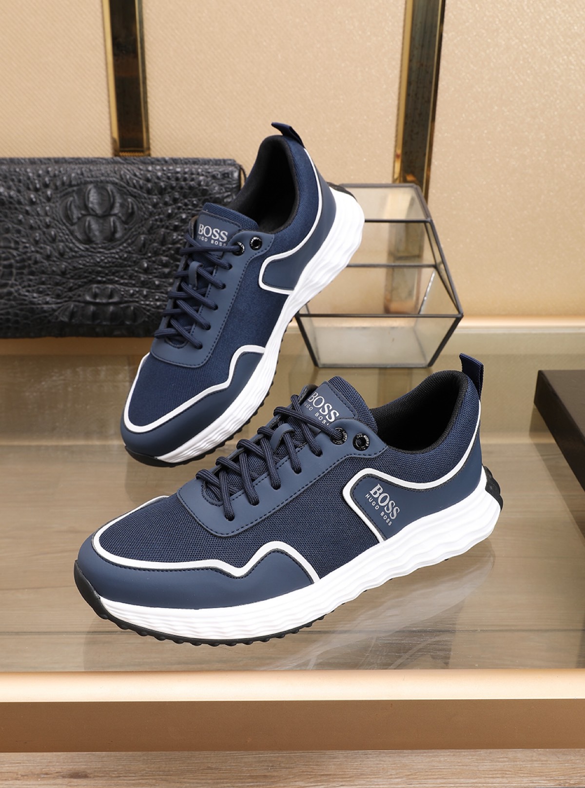 HUGO BOSS Low Top Sneaker 8 - vstockx