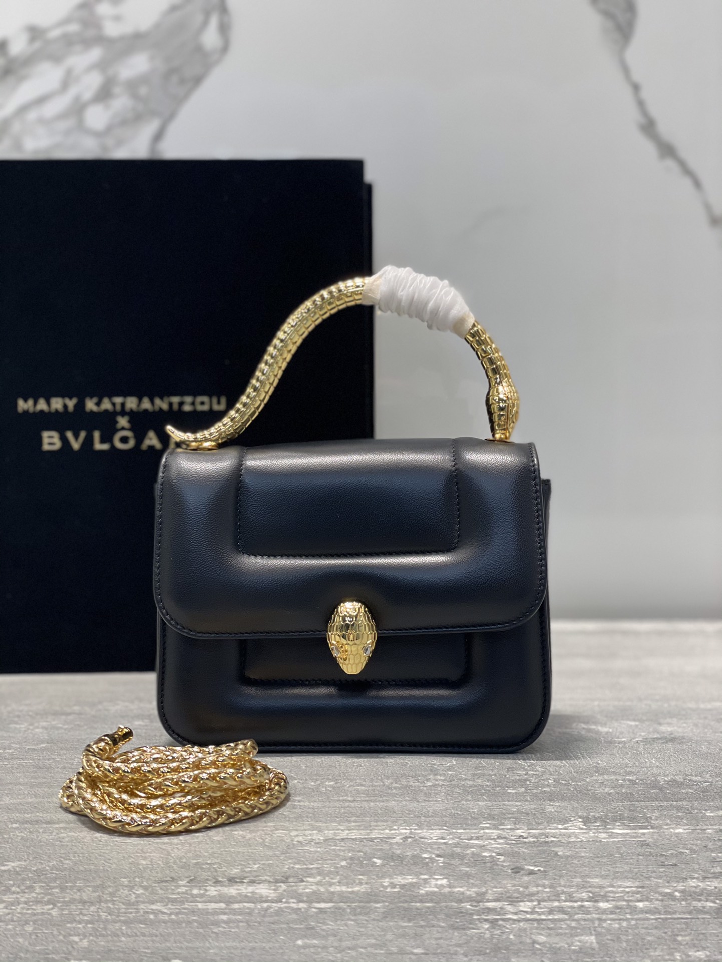 Handbags Bvlgari 291071 size:19.5*15*6 cm - vstockx