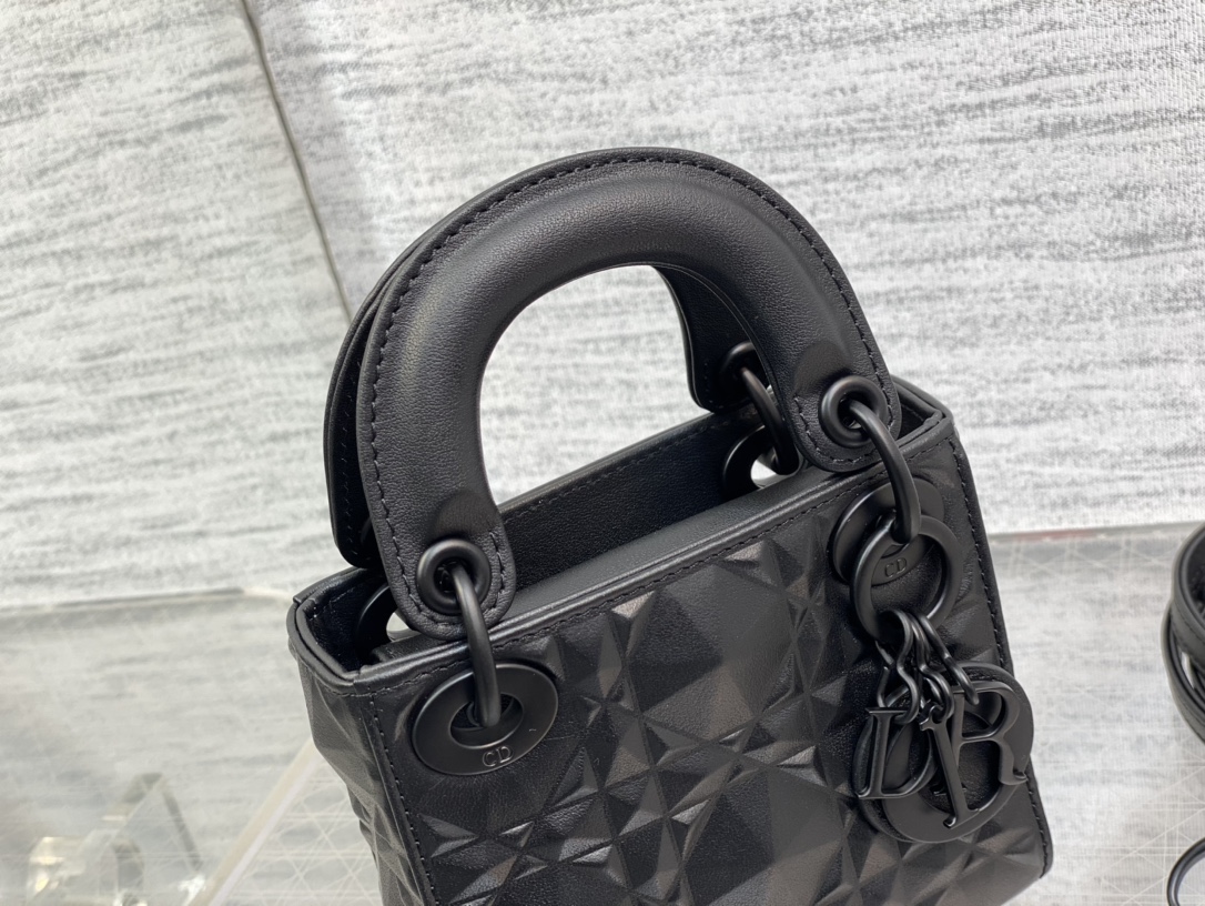 Handbag Dior size 12*10*5 cm - vstockx