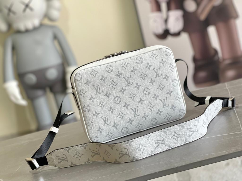 Handbag Louis Vuitton M30873 size 29.5x20x10.5 cm - vstockx
