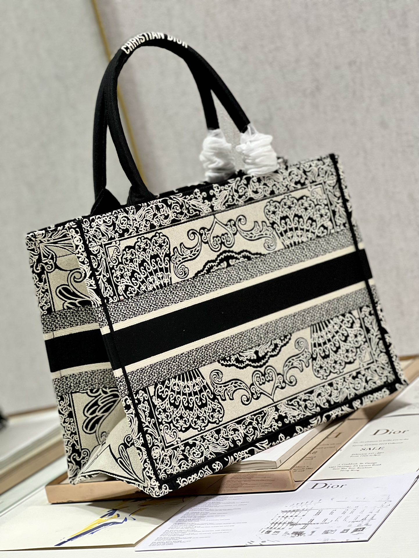 Handbag Dior 1286 size 36  28 cm - vstockx