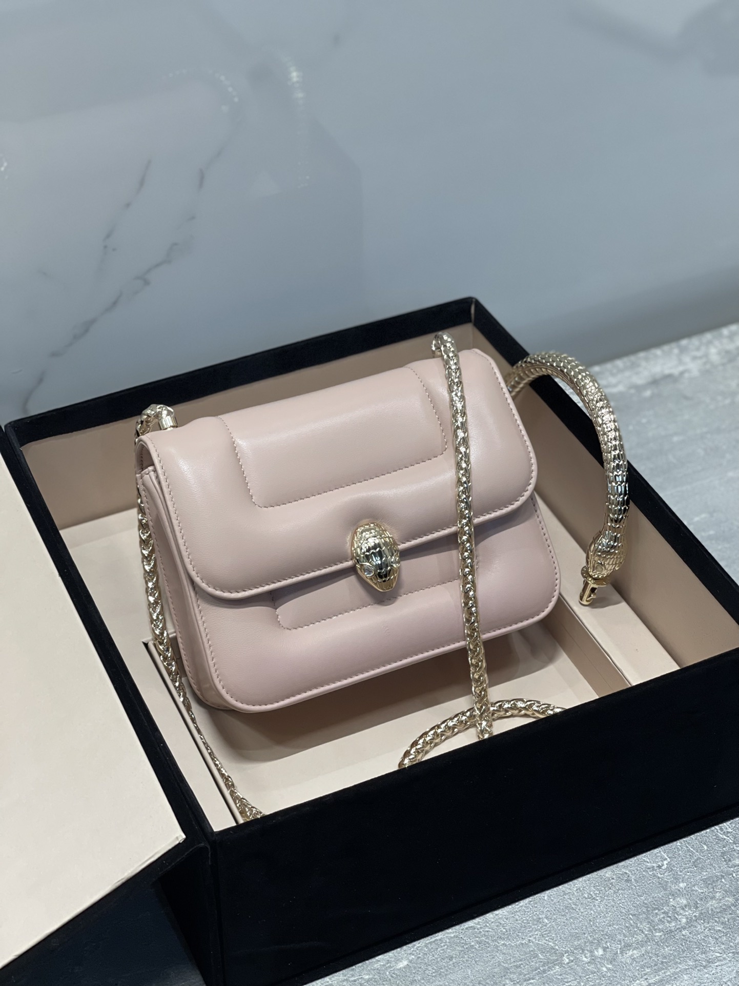 Handbags Bvlgari 291071 size:19.2*15*6 cm - vstockx