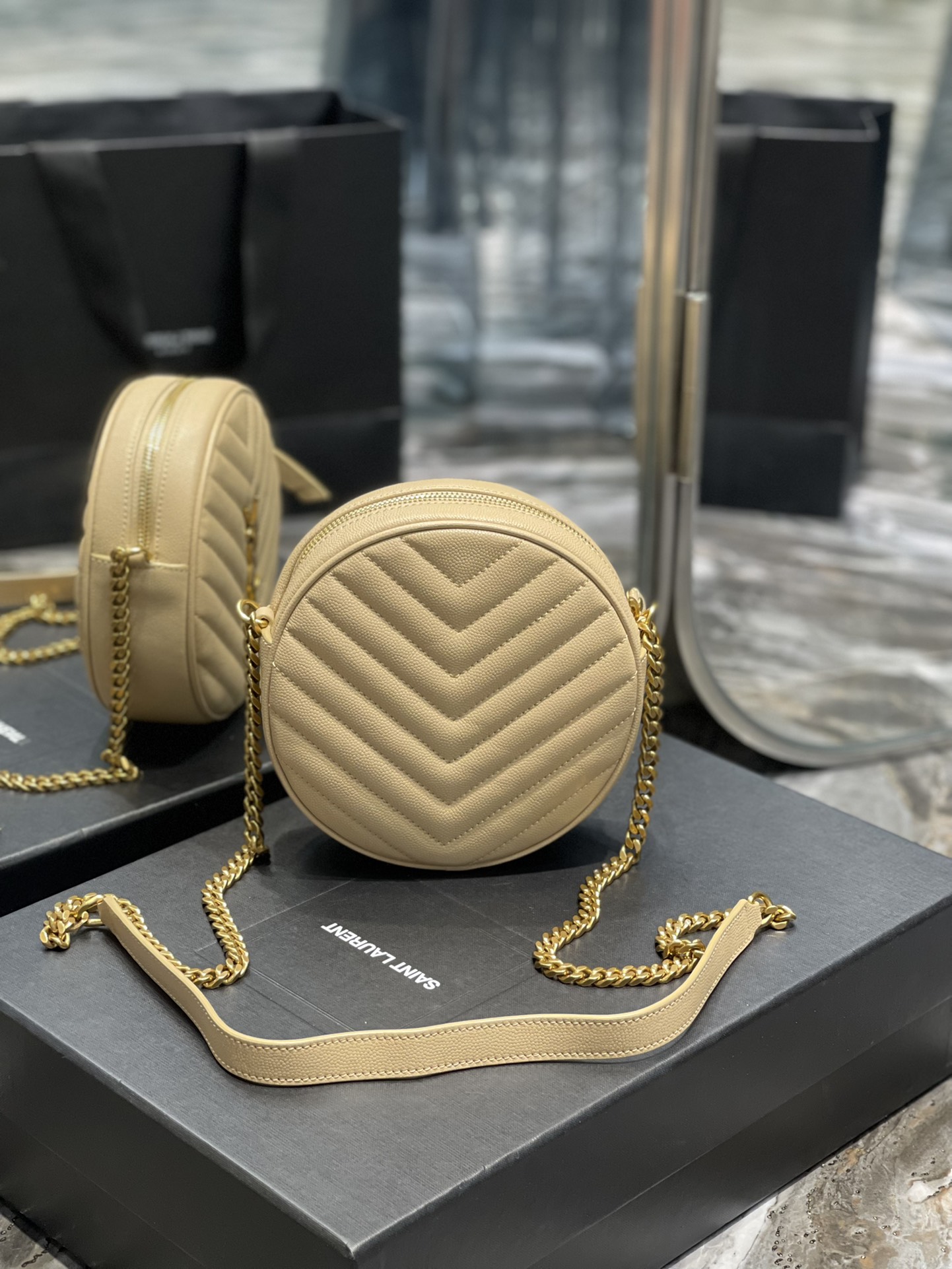 Handbags SAINT LAURENT 610436 size 17x17x5.5 cm - vstockx