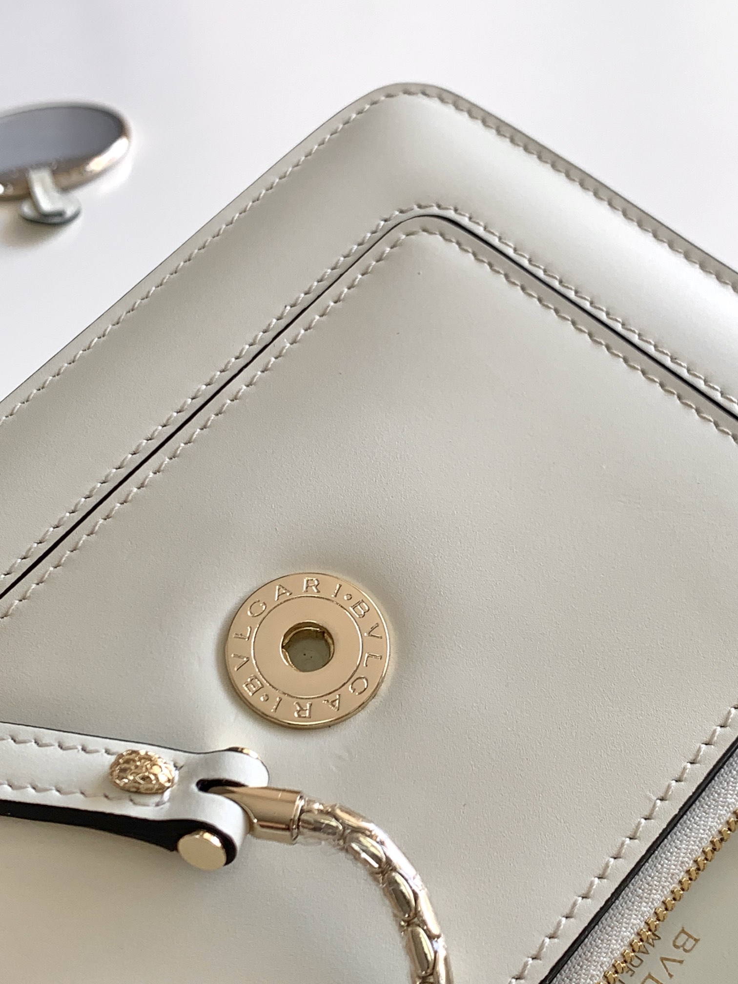 Handbags Bvlgari Serpenti Forever size:25*17*8 cm - vstockx