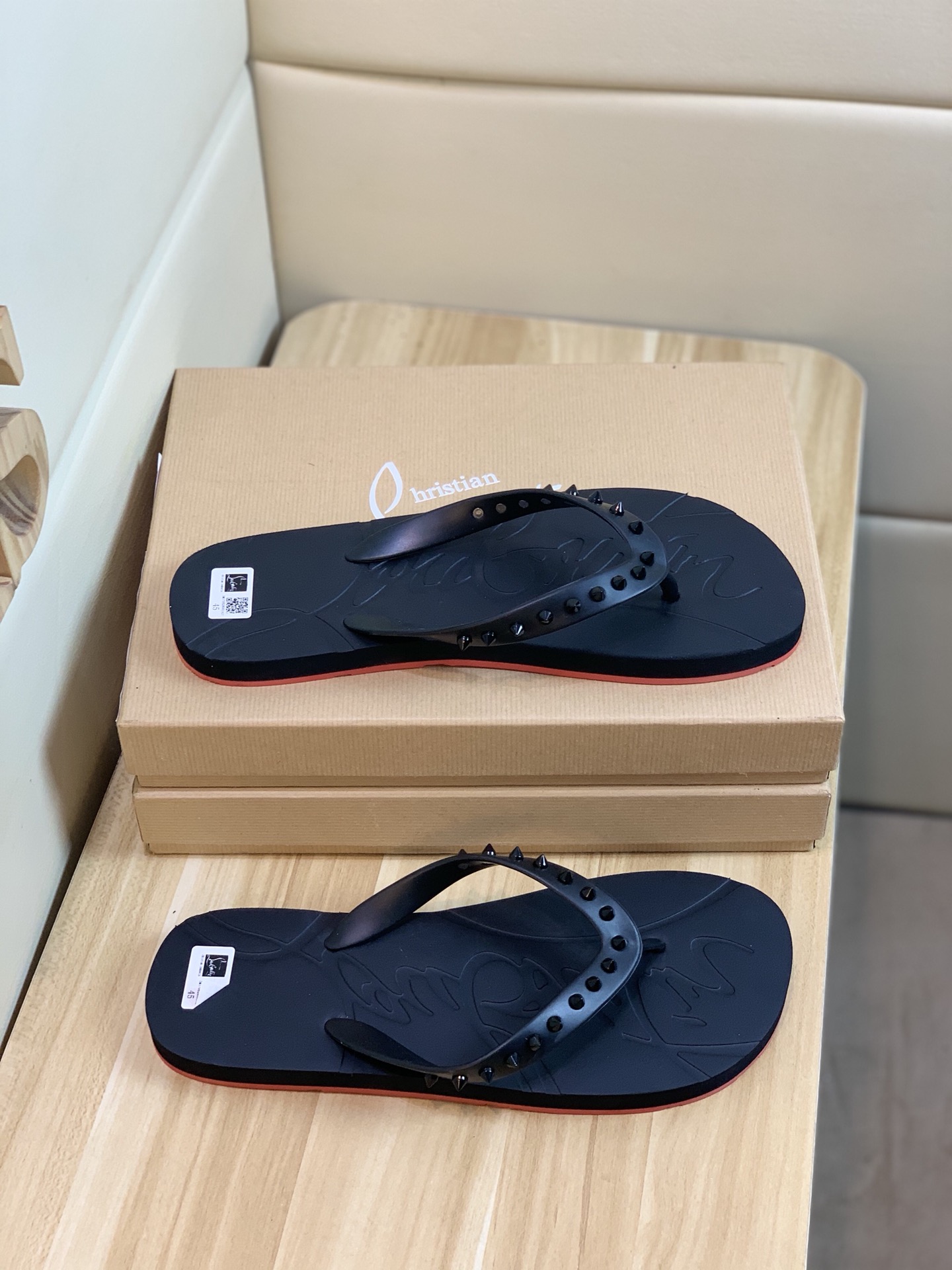 Christian Louboutin Loubi Flip Flat 4 - vstockx
