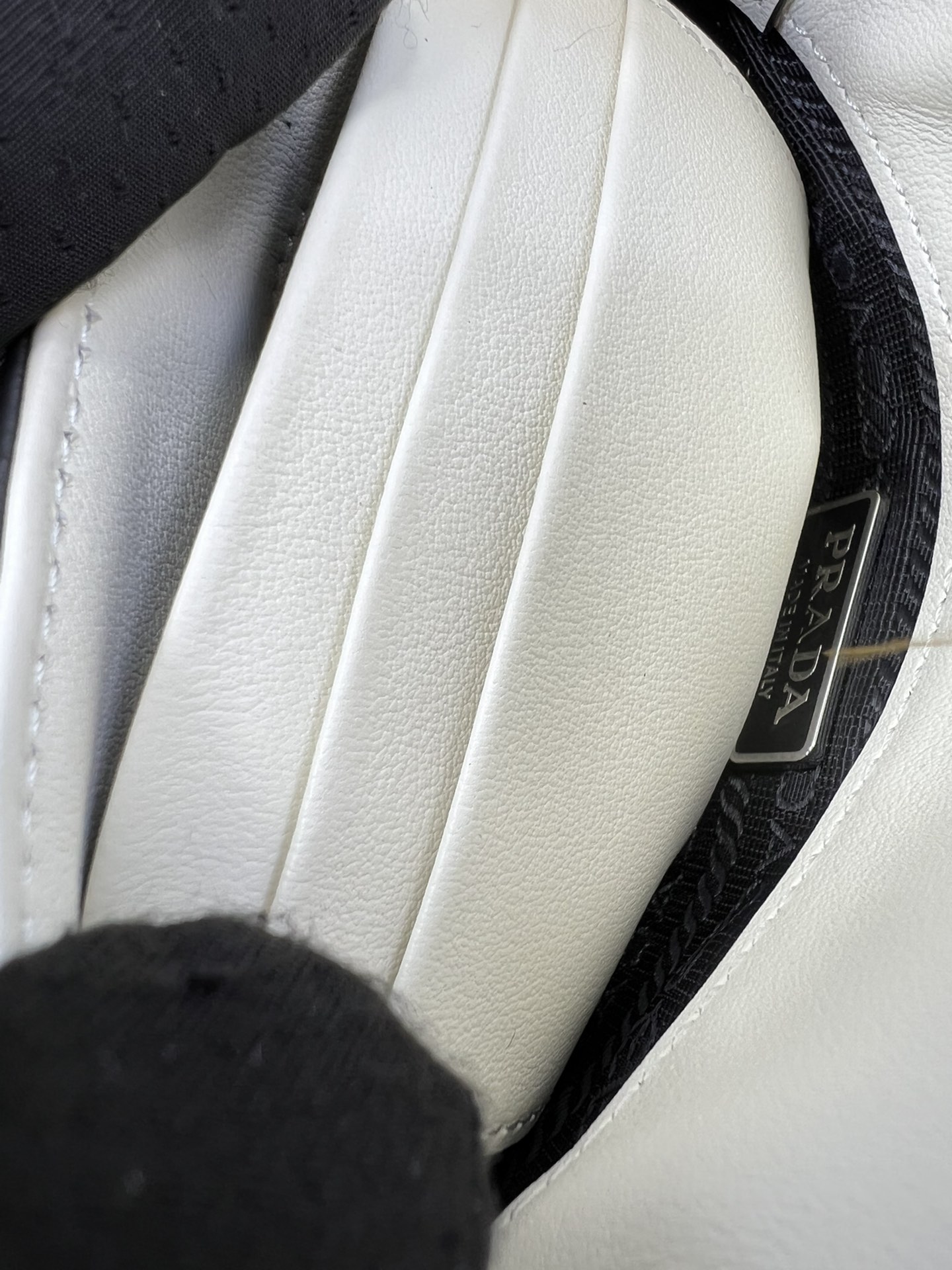 handbags prada 1BH188 17*14.5*7 - vstockx