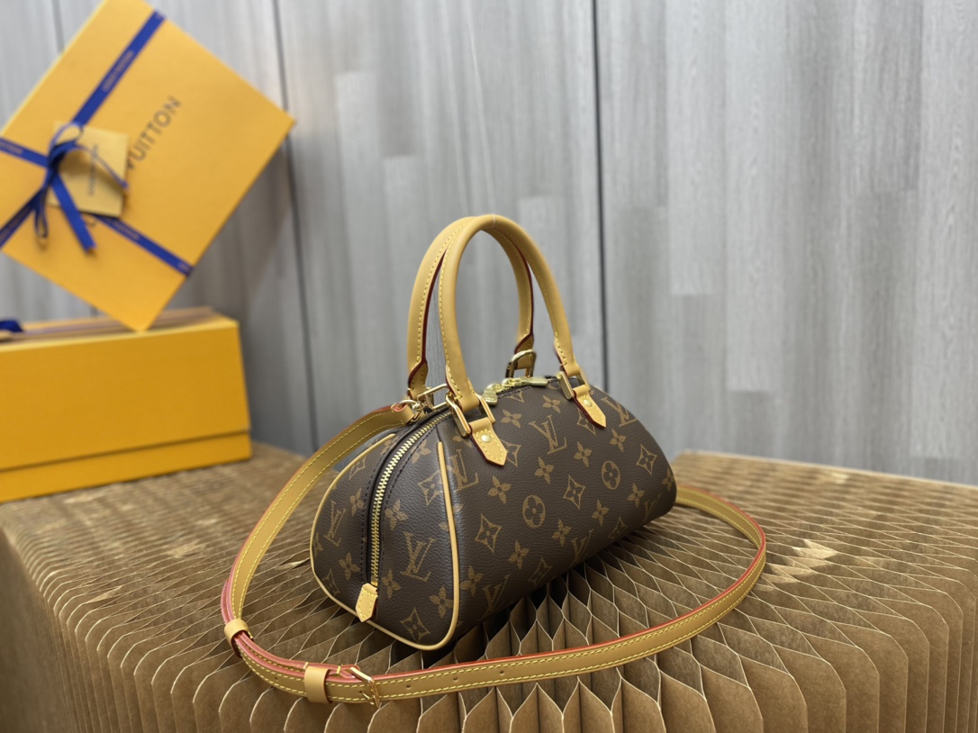 Handbag Louis Vuitton M50202 size 23    13    14 cm - vstockx