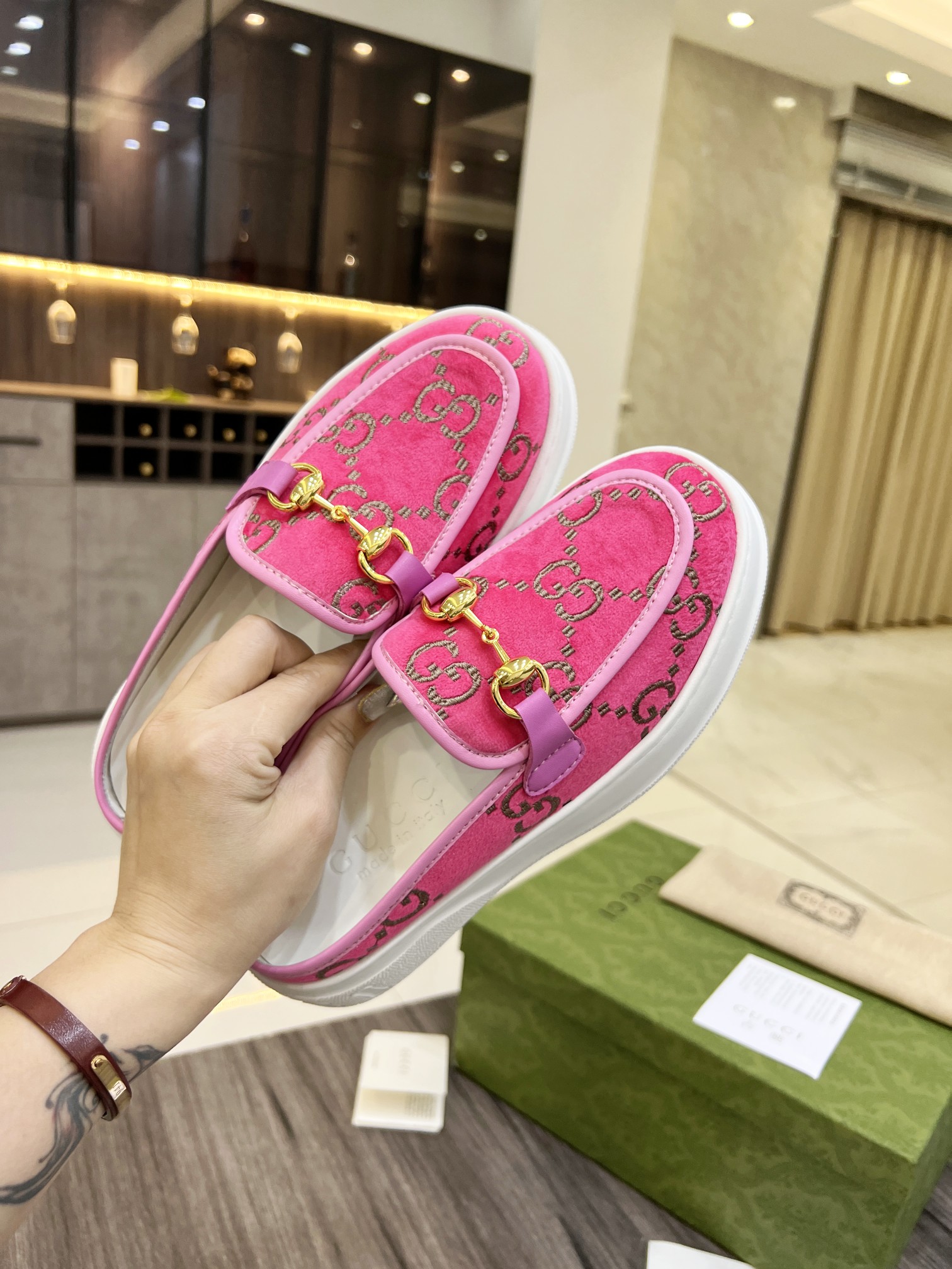 Gucci Women's WOMEN 6 - vstockx