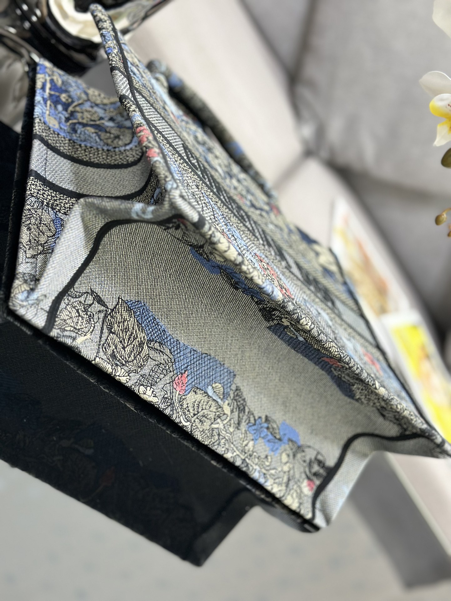 Handbag Dior M1286 size 36 x 27.5 x 16.5 cm - vstockx