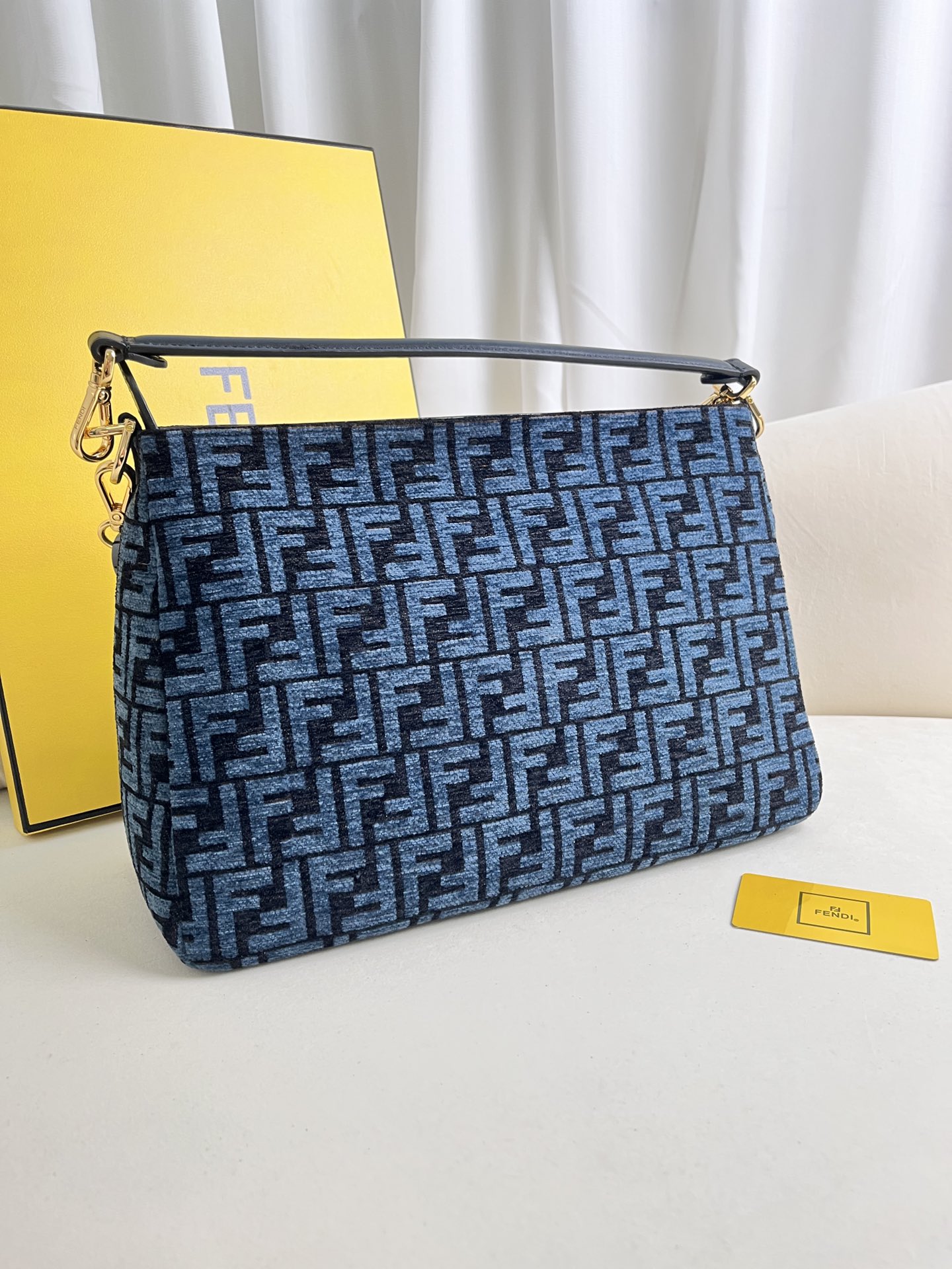 handbags FENDI 014 size:23.5*36*14cm - vstockx
