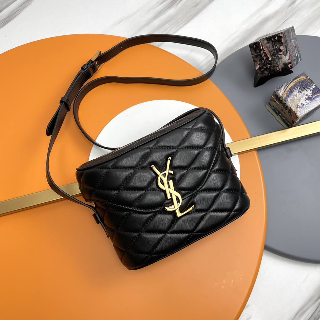 Handbags SAINT LAURENT 710080 size 19  15  8 cm - vstockx