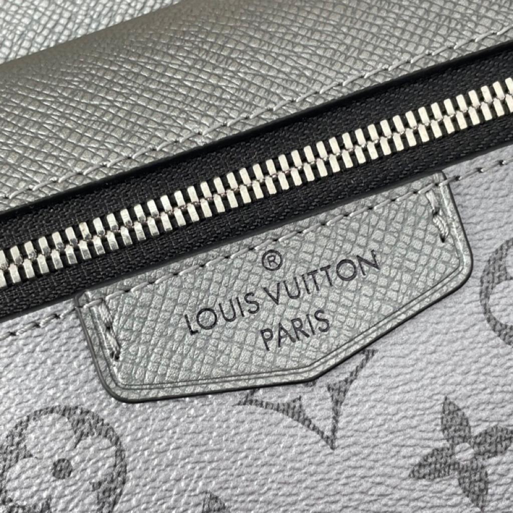 Handbag Louis Vuitton M30830 Outdoor Messenger size 26 x 20 x 10.5 cm - vstockx