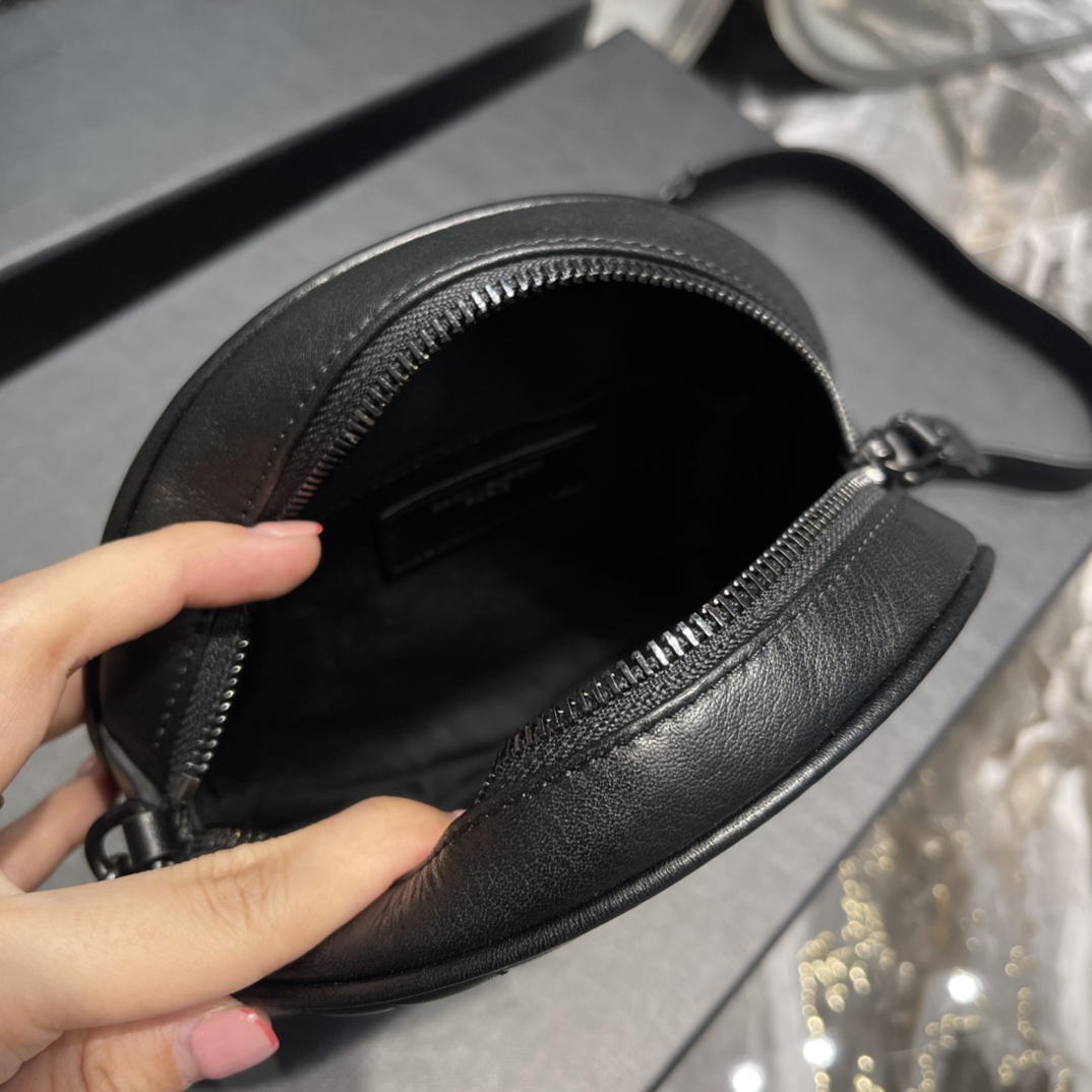 Handbags SAINT LAURENT 610436 size 17x17x5.5 cm - vstockx