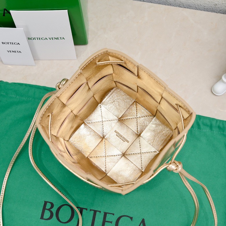 Handbags Bottega Veneta 6612 size:19 cm - vstockx
