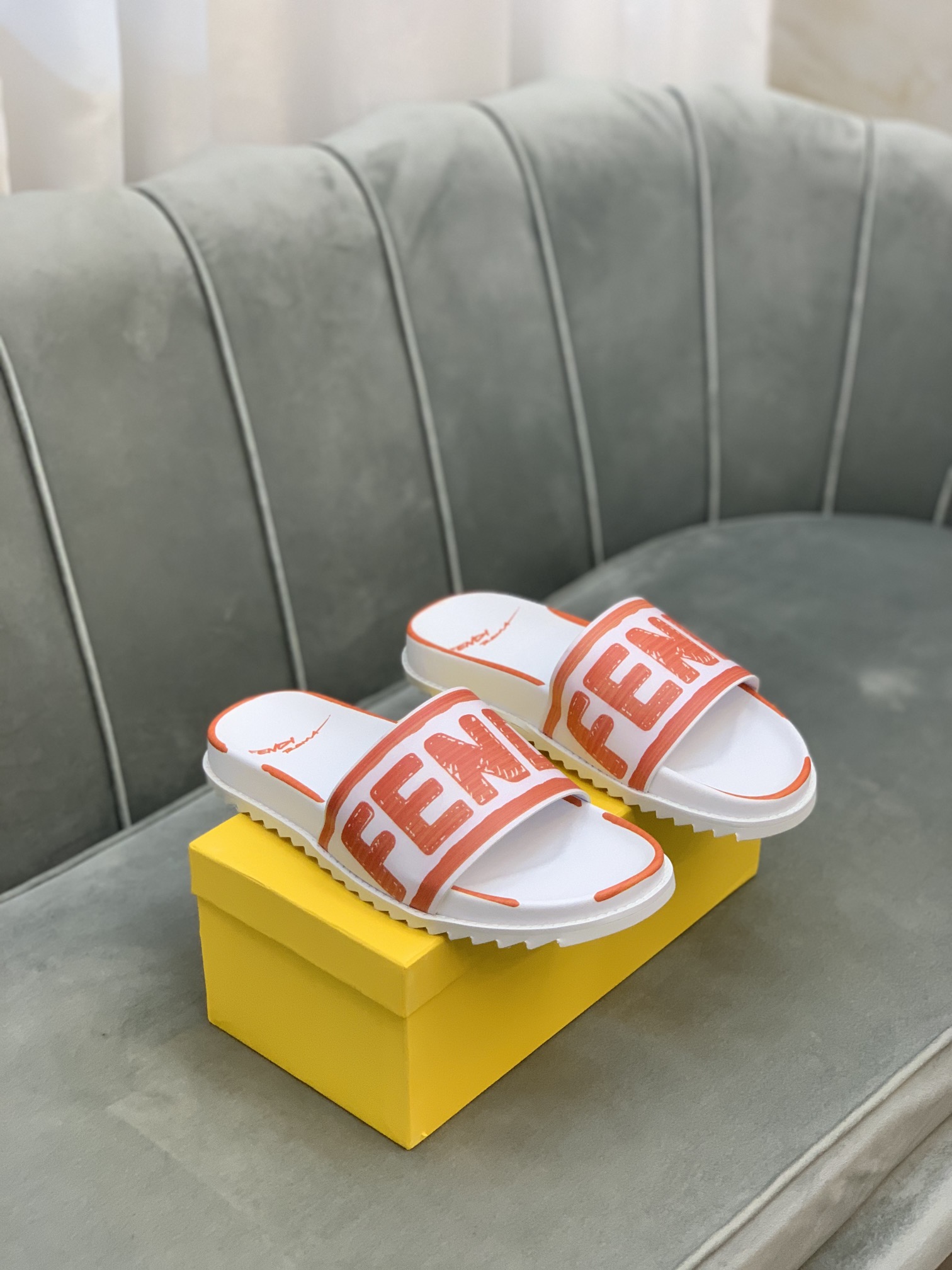 Fendi Slides 12 - vstockx