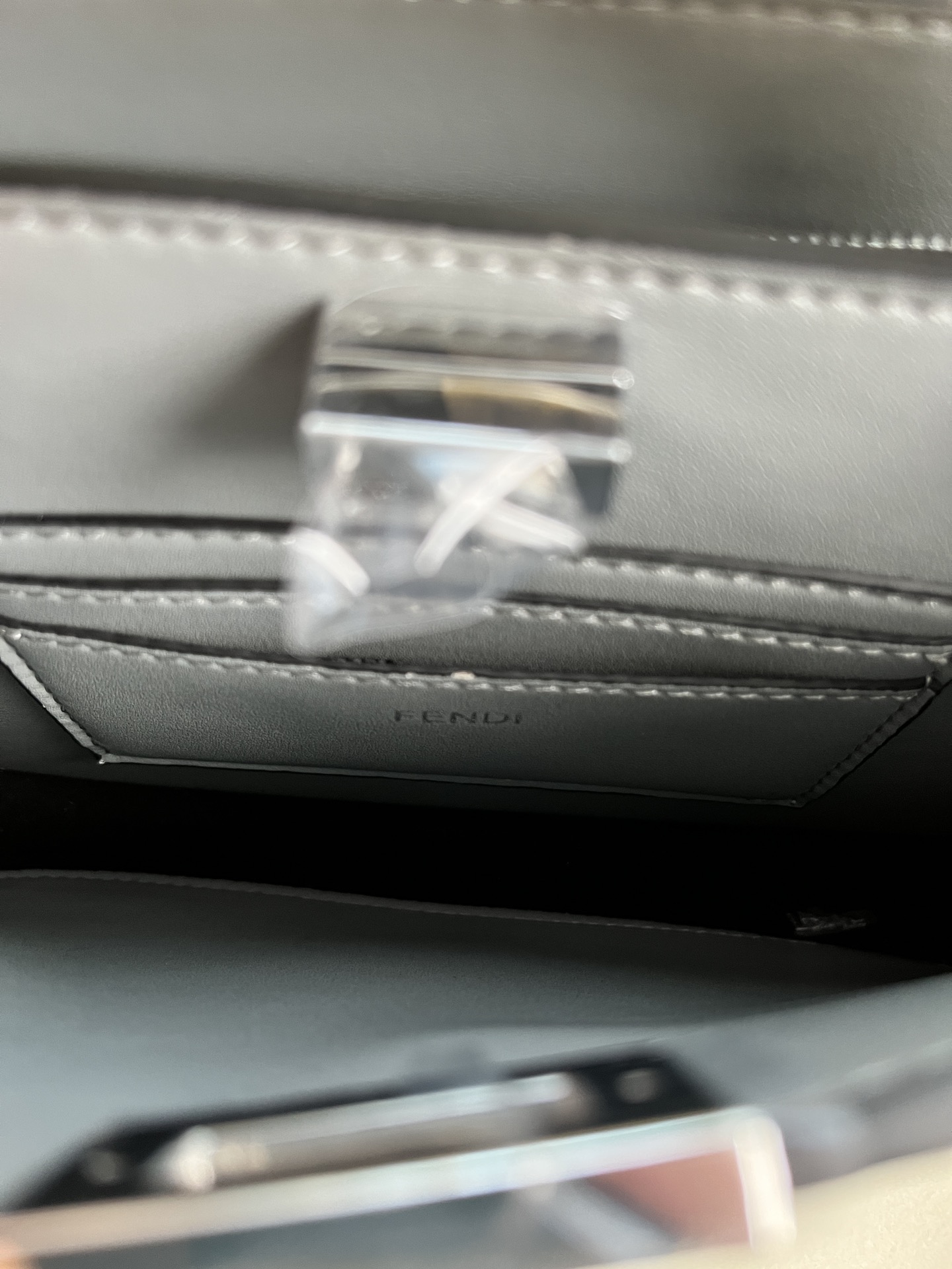 handbags FENDI 8066 size:21cm - vstockx