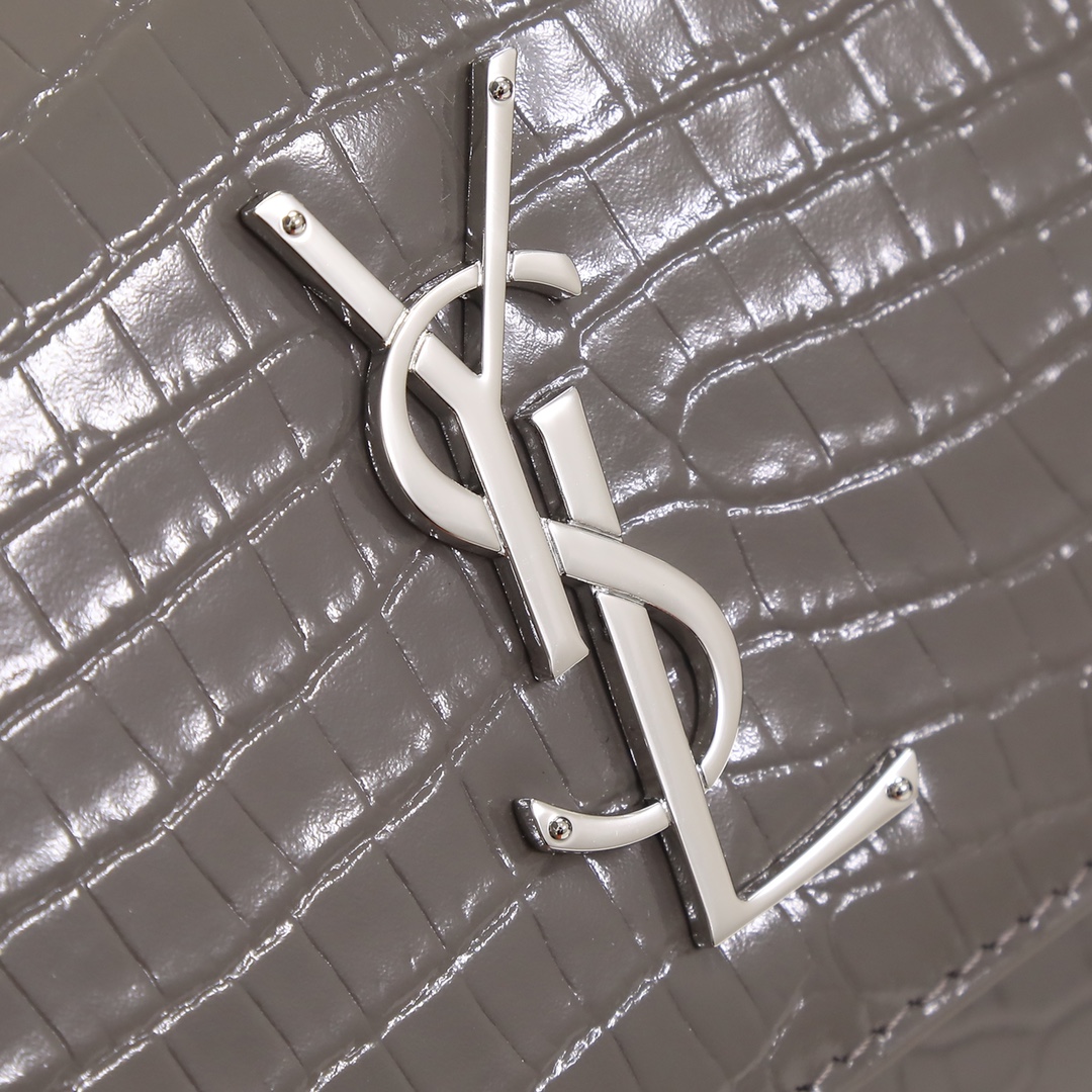 Handbags SAINT LAURENT 442906 size 22x8x16 cm - vstockx