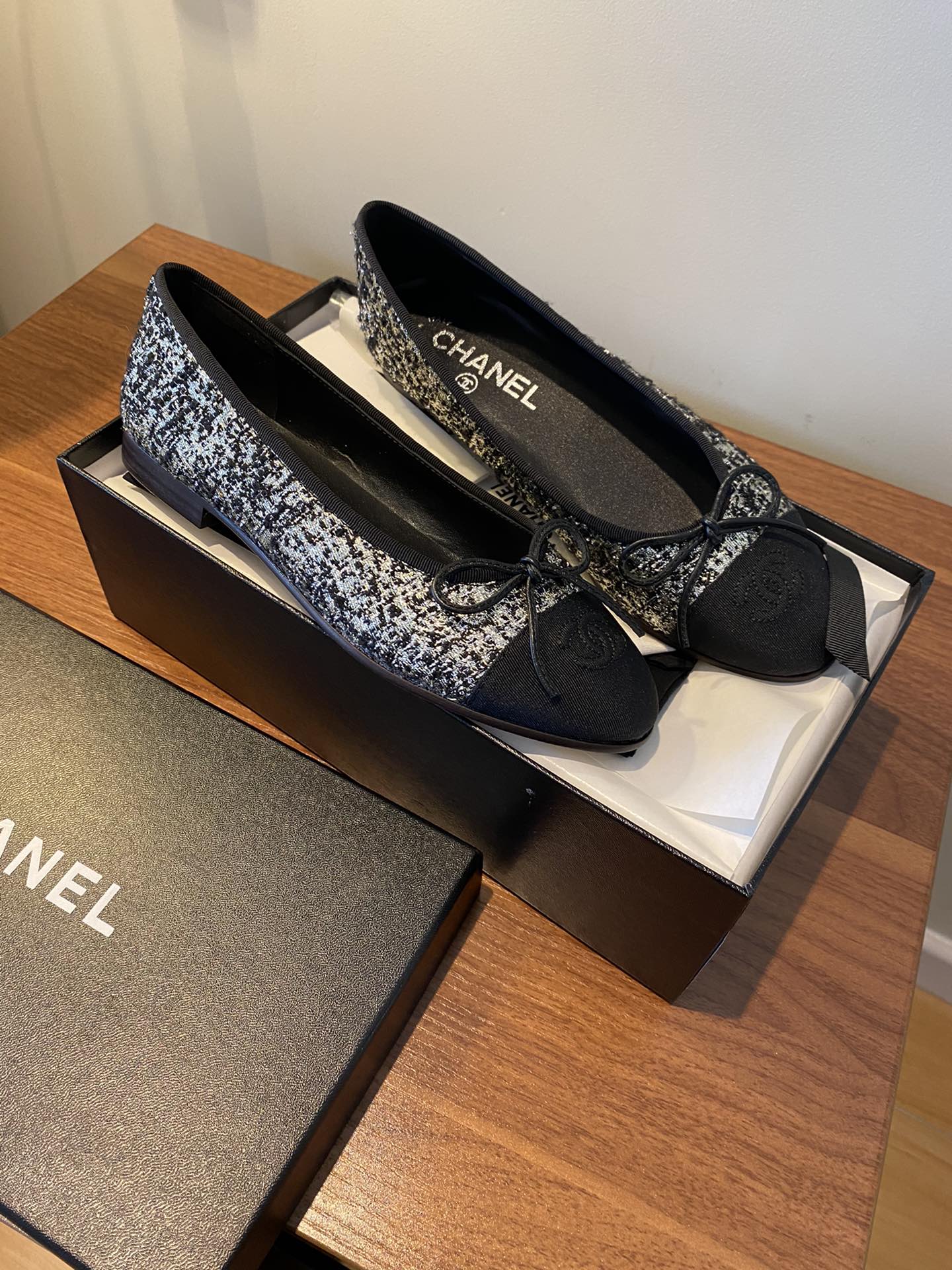 Chanel Ballerinas Fabric & Grosgrain 35 - vstockx