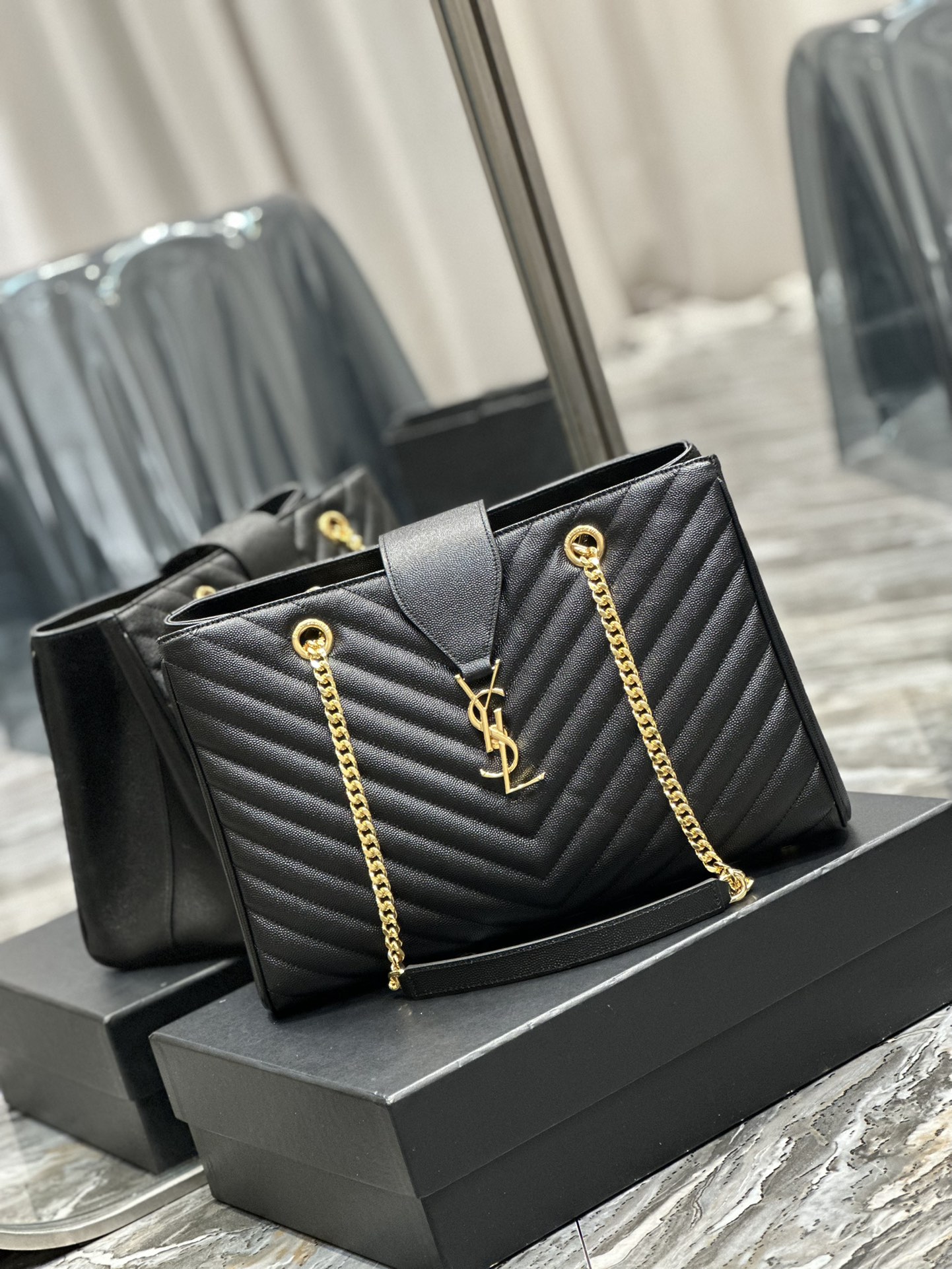 Handbags SAINT LAURENT 668900 size 33  22  15 cm - vstockx