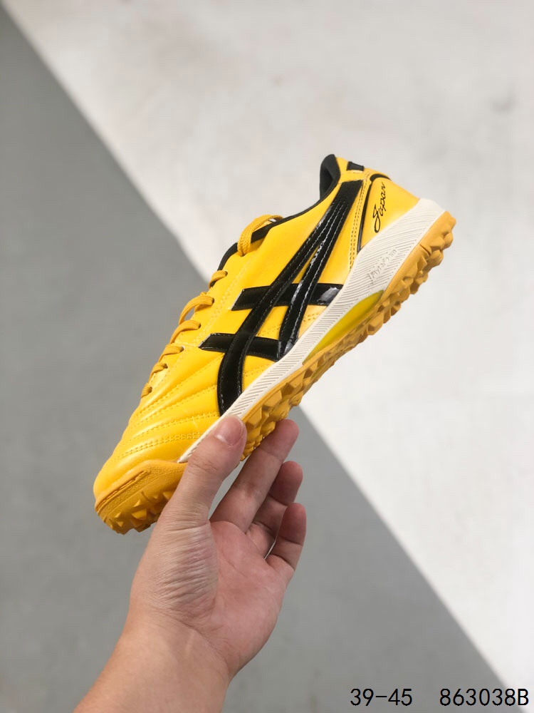 ASICS football shoes 1 - vstockx