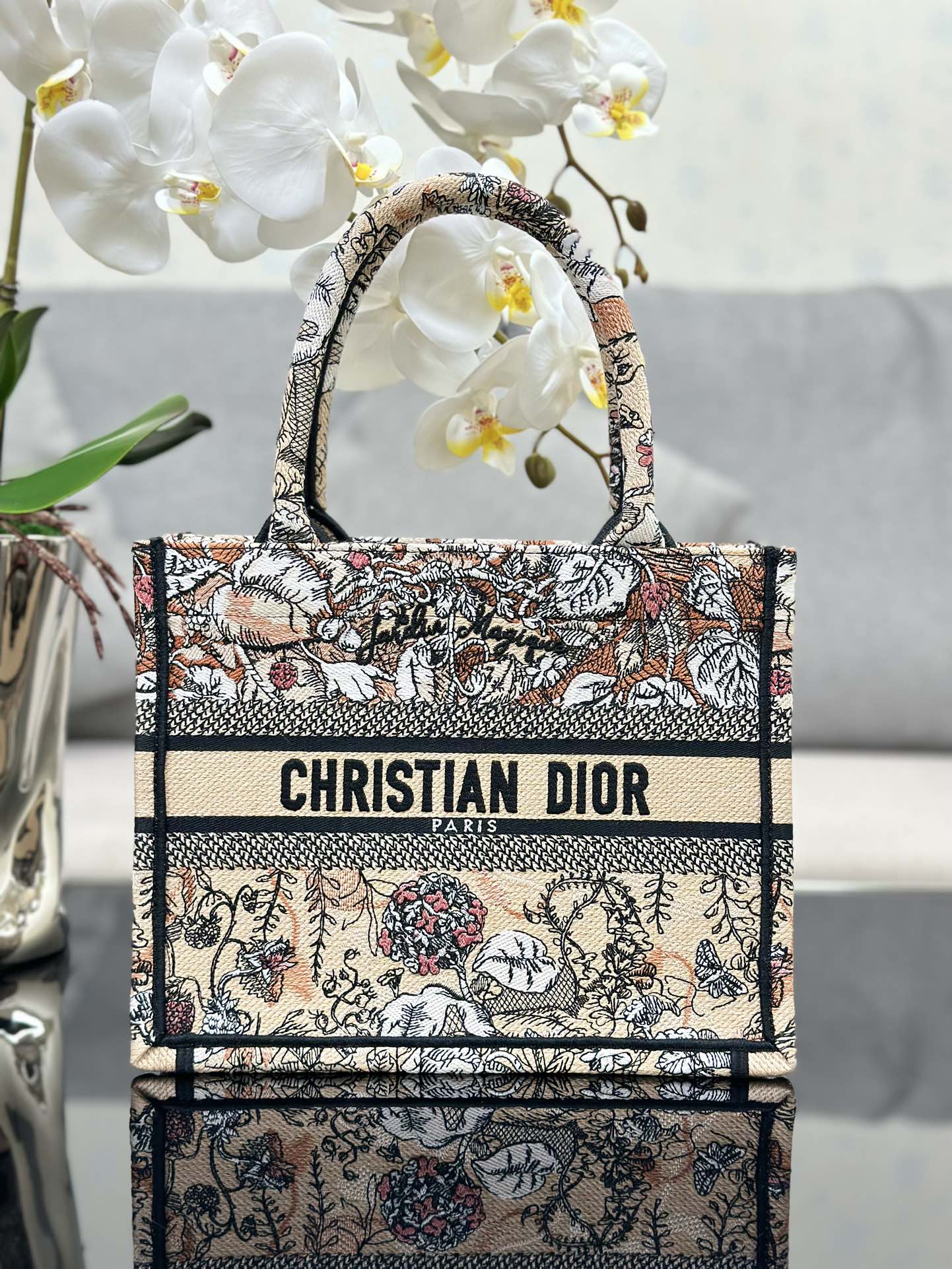 Handbag Dior M1286 size 26.5 x 21 x 14 cm - vstockx