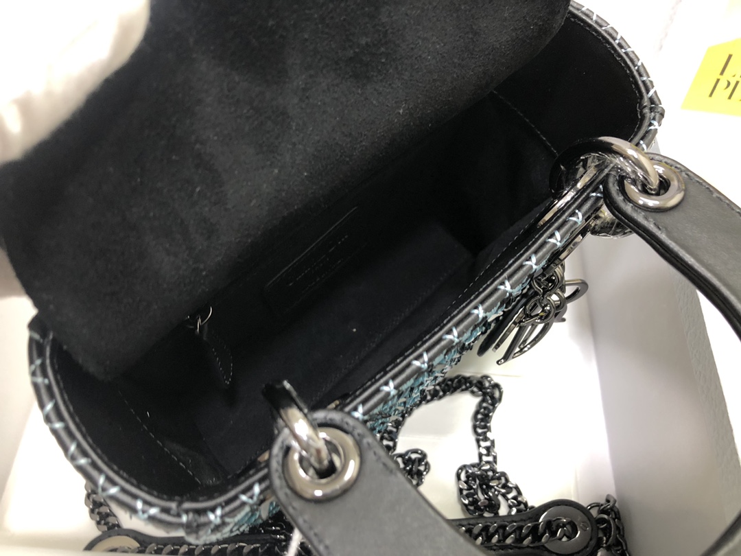 Handbag Dior M0505 size 17 x 15 x 7 cm - vstockx