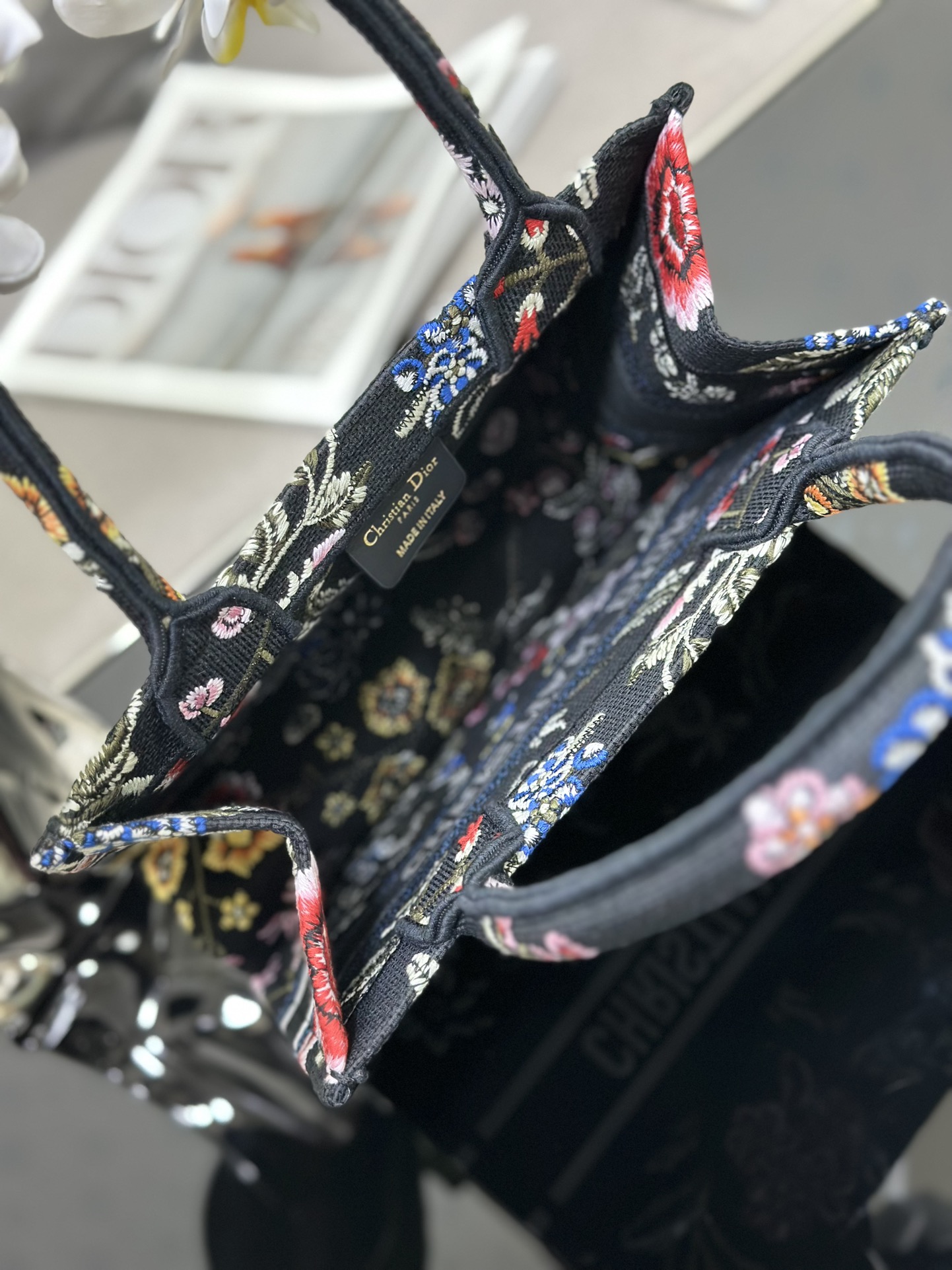 Handbag Dior M1286 size 26.5 x 21 x 14 cm - vstockx