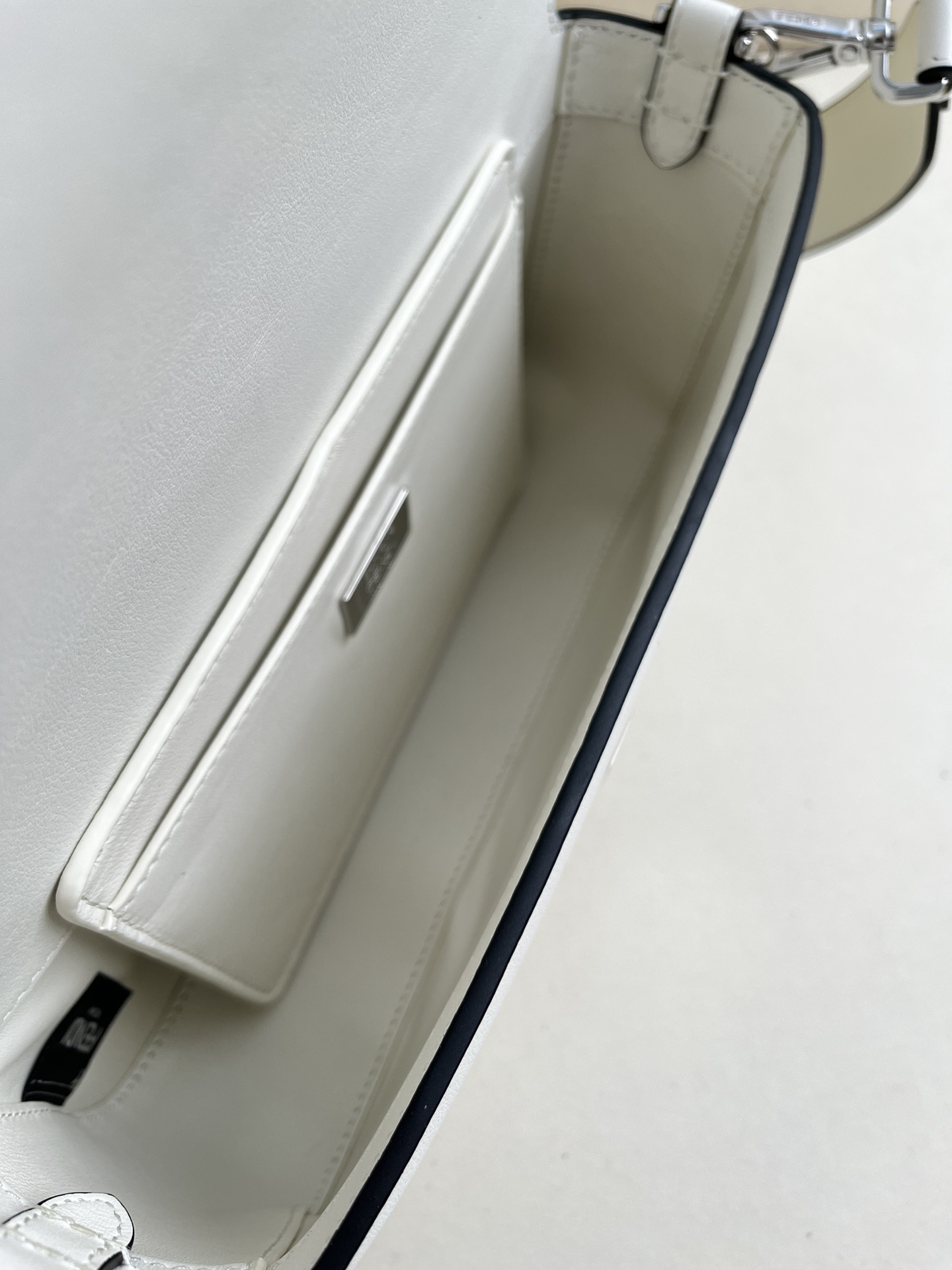 handbags FENDI 5012 size:26*5*15cm - vstockx