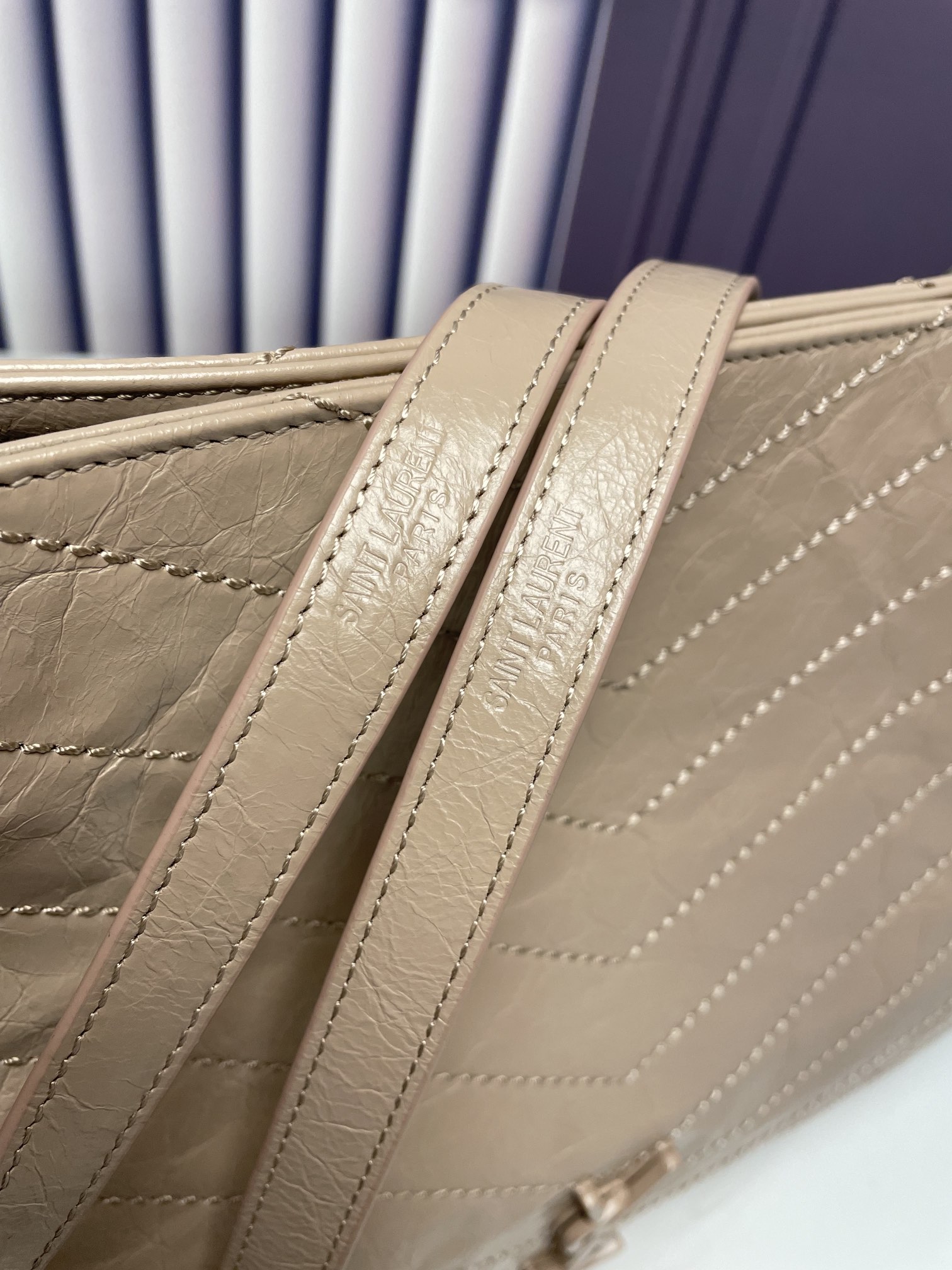 Handbags SAINT LAURENT 577999 size 33x27x11.5 cm - vstockx