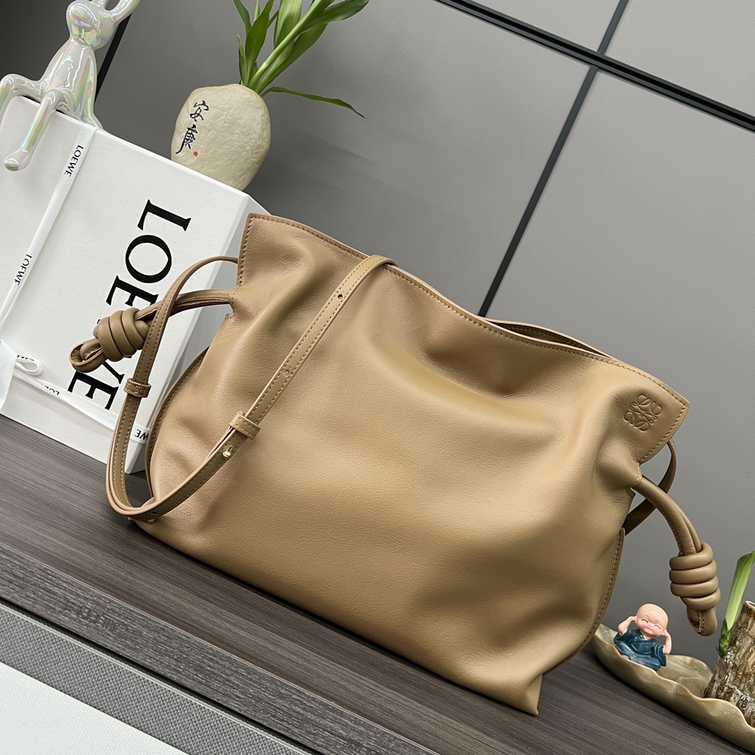Handbags LOEWE 10856 size:30.5*24.5*10*5 cm - vstockx