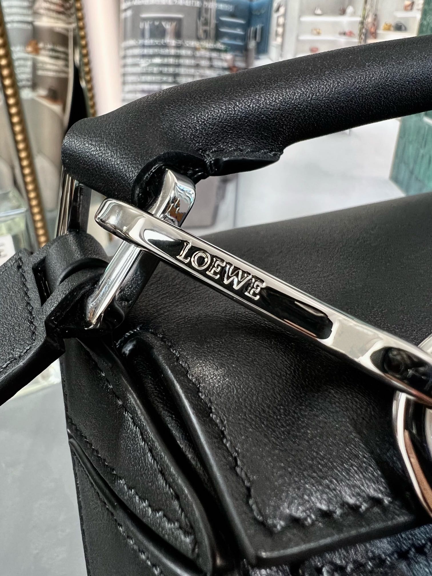 Handbags LOEWE ZP size:2414-11 cm - vstockx