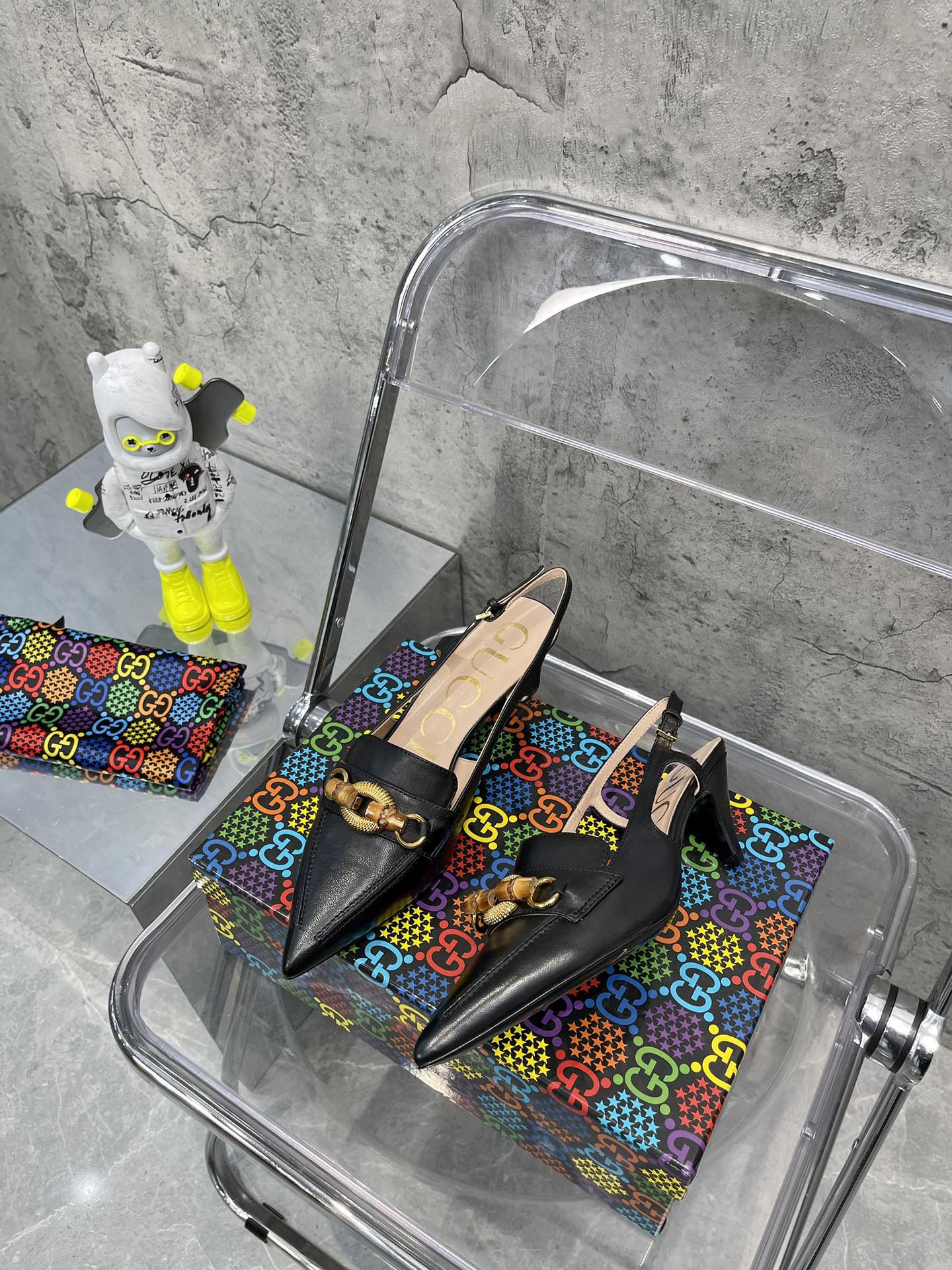 Gucci Women's crocodile print pump WOMEN 4 - vstockx