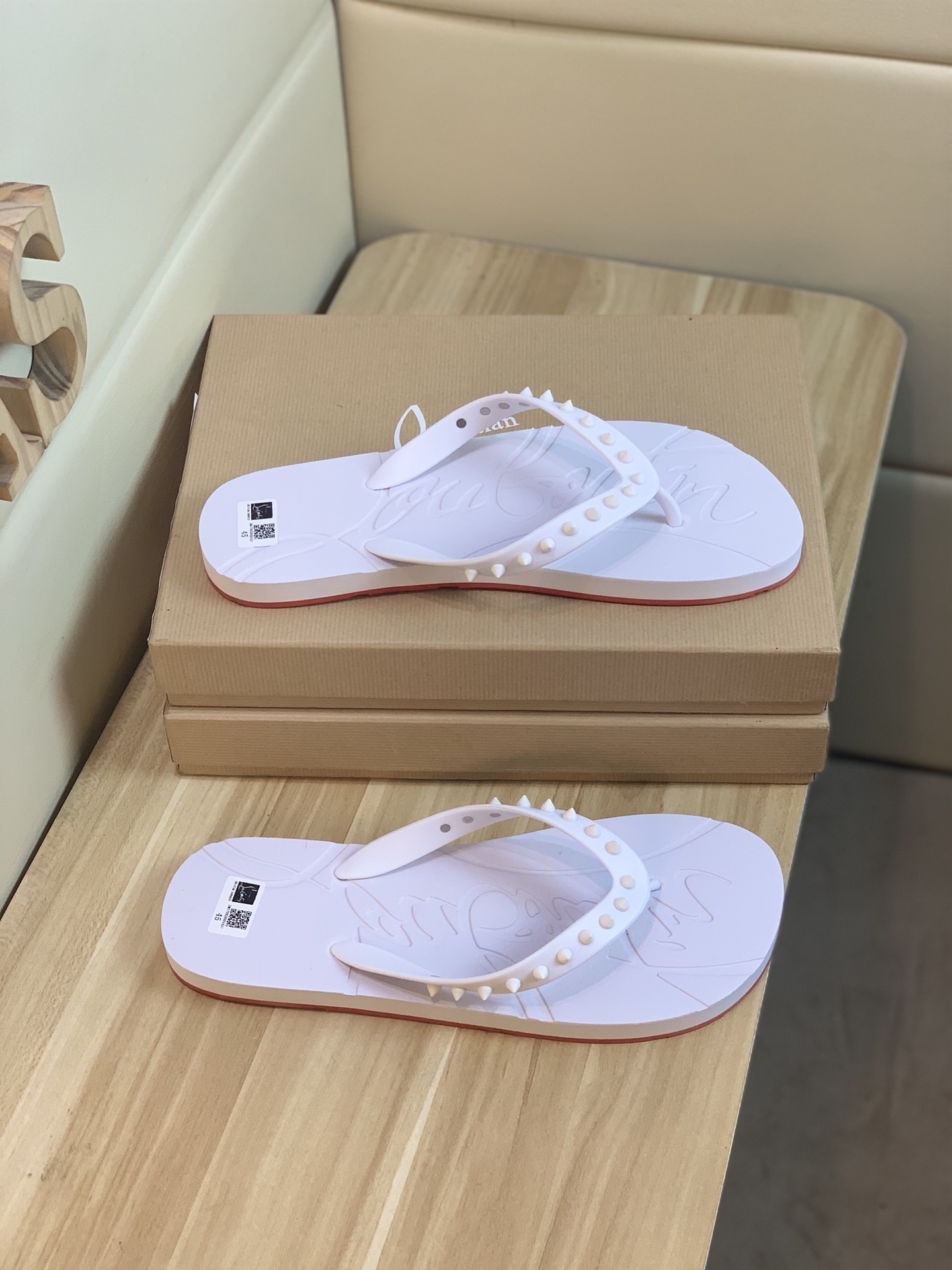 Christian Louboutin Loubi Flip Flat 3 - vstockx