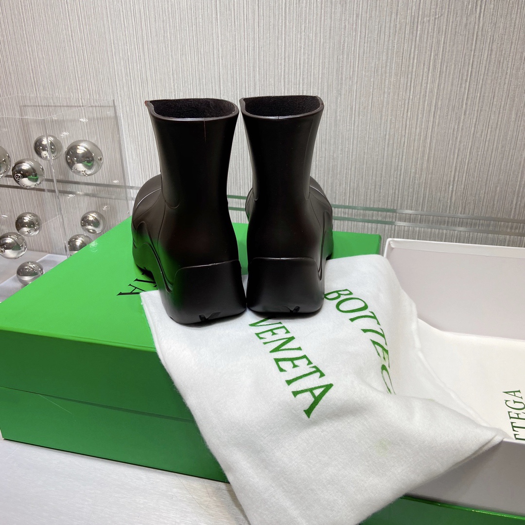 Bottega Veneta Boots 27 - vstockx