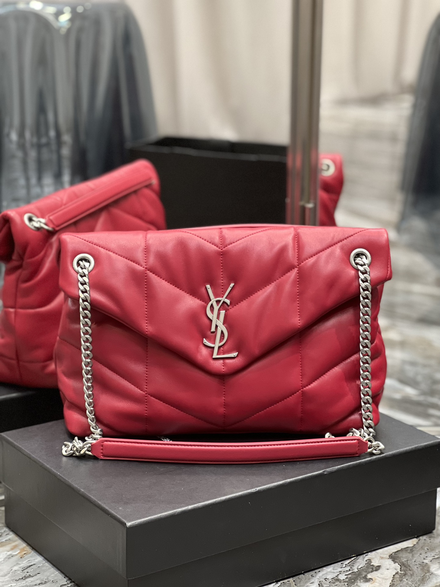 Handbags SAINT LAURENT 577475 size 35x23x13.5 cm - vstockx