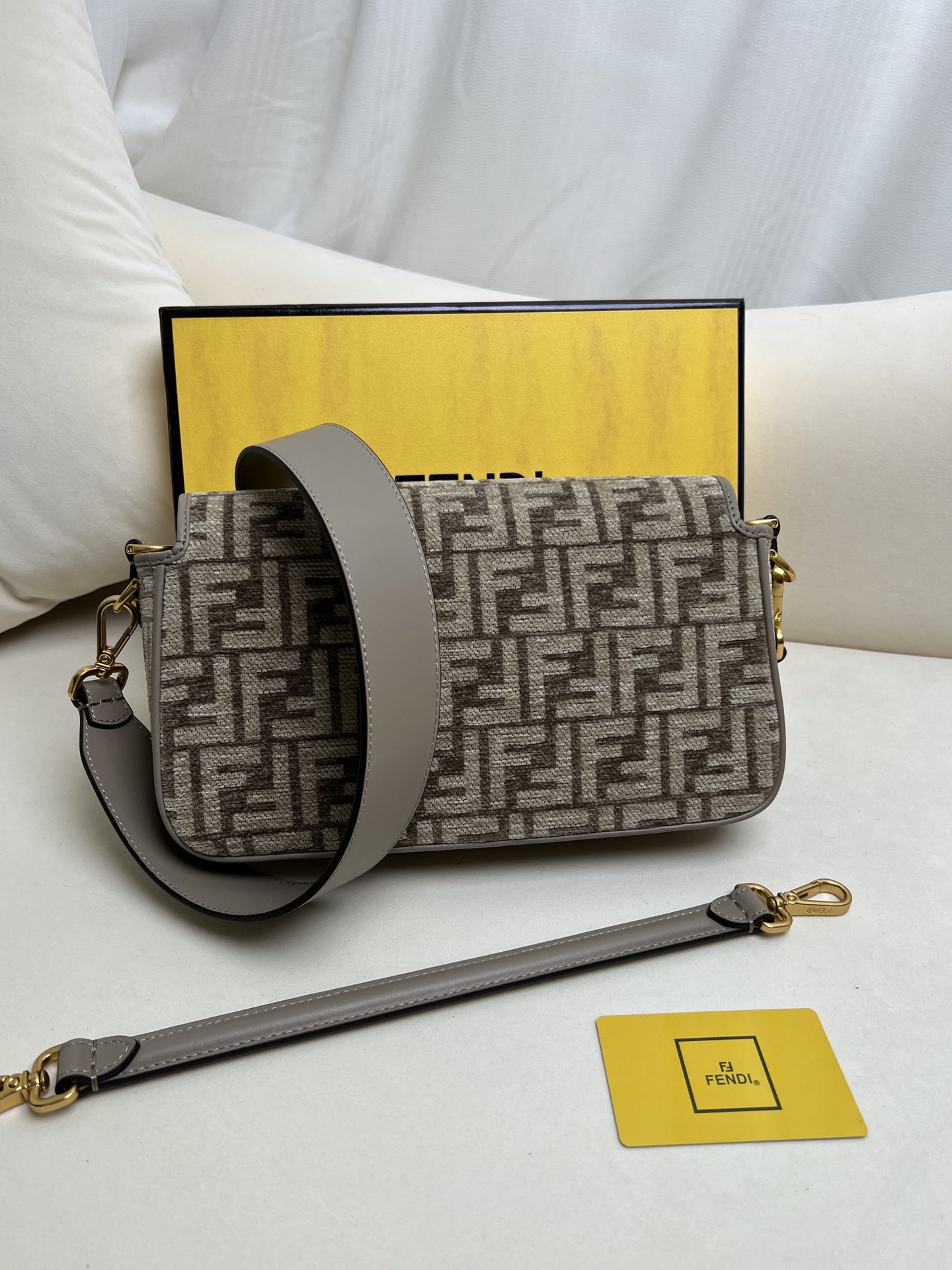 handbags FENDI 8BR600 size:27*15*6cm - vstockx