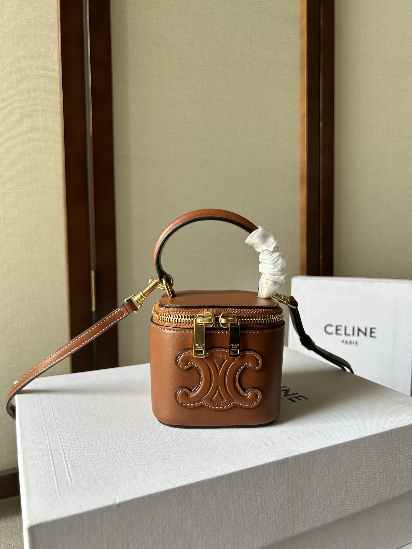 Handbags CELIN-E 110762 101762 size:9.5 X 8 X 9 cm - vstockx