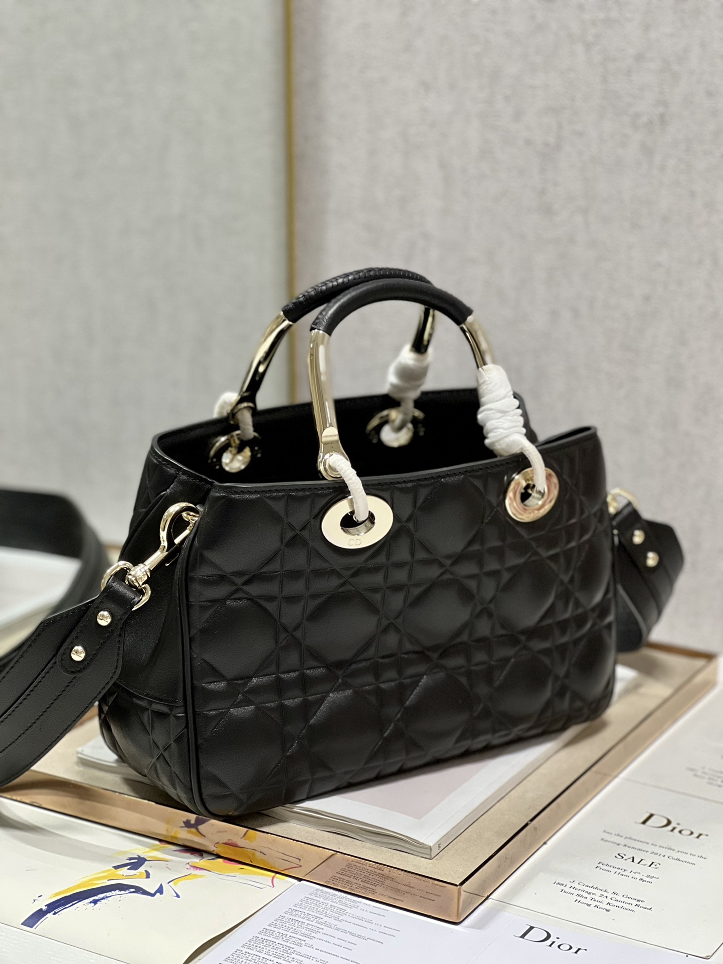 Handbag Dior 1202 size 31  31  11 cm - vstockx