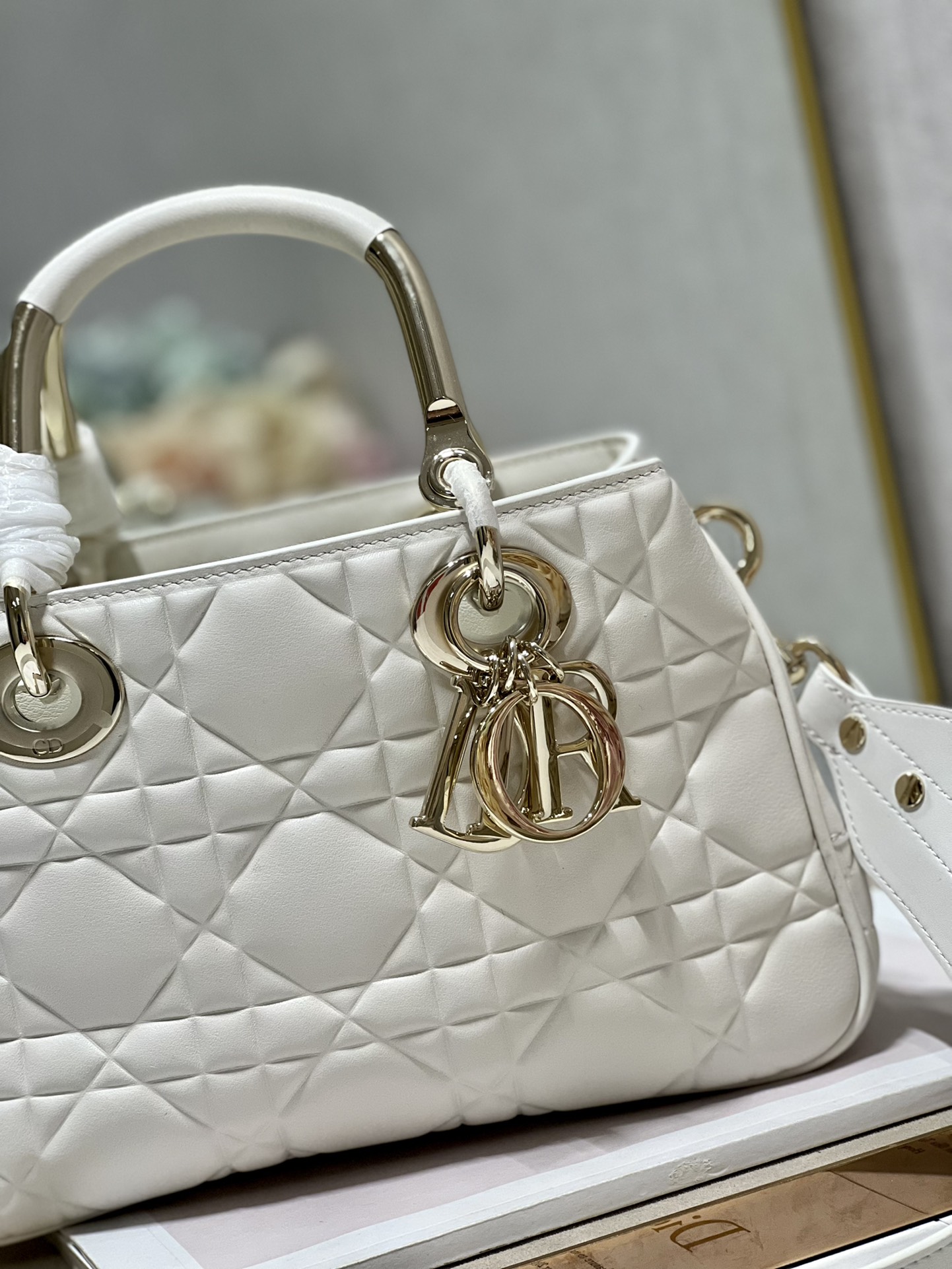 Handbag Dior 1202 size 28  28  9.5 cm - vstockx