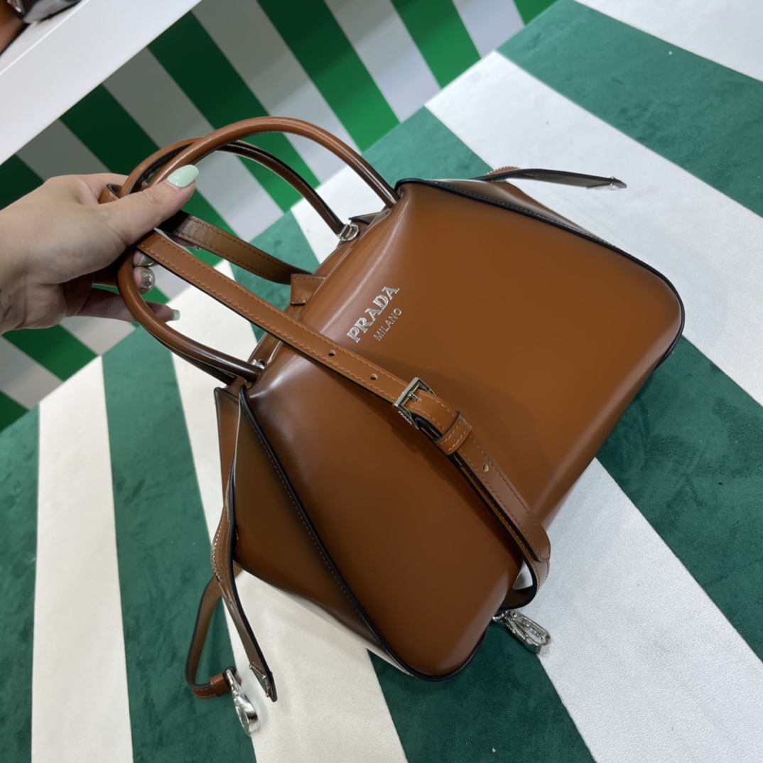 Handbags Prada 1BA366 size:25.5*18*13 cm - vstockx