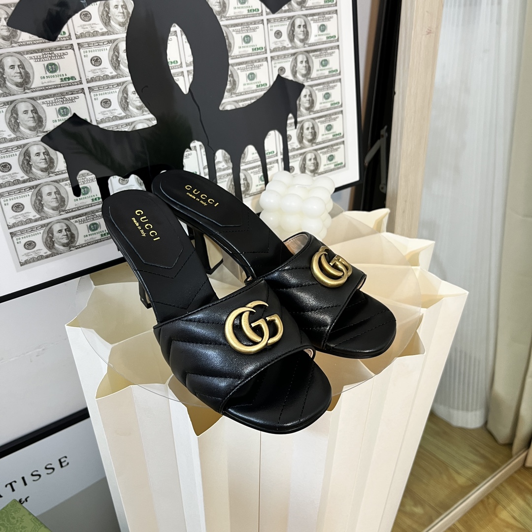 Gucci Women's Double G slide sandal WOMEN 7 - vstockx