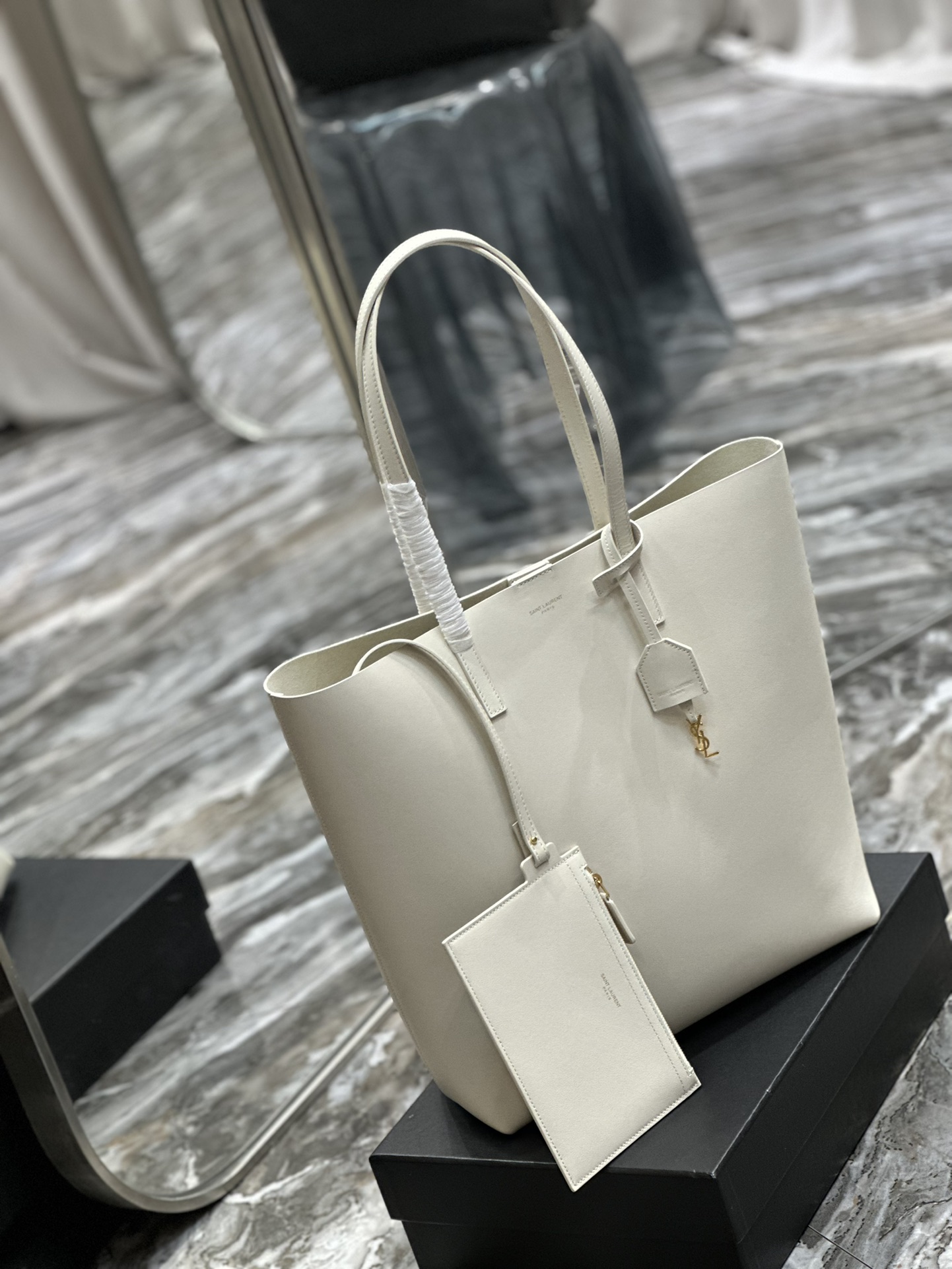 Handbags SAINT LAURENT 600306 size 32.5  35  10.5 cm - vstockx