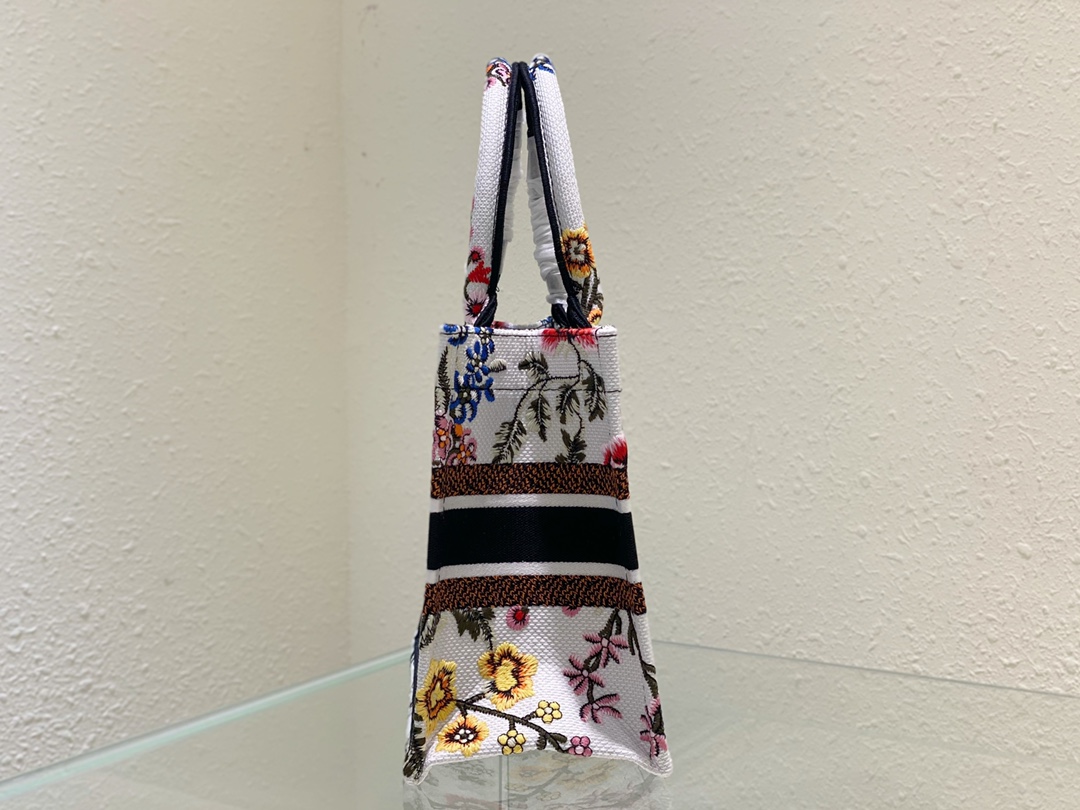 Handbag Dior 8002 size 26 cm - vstockx