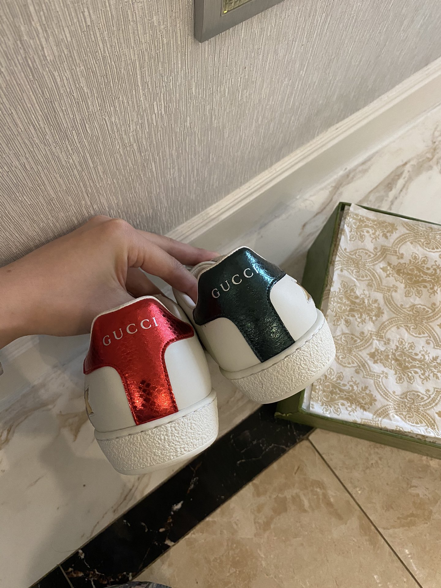 Gucci Women's Ace sneaker with bee sneaker 4 - vstockx